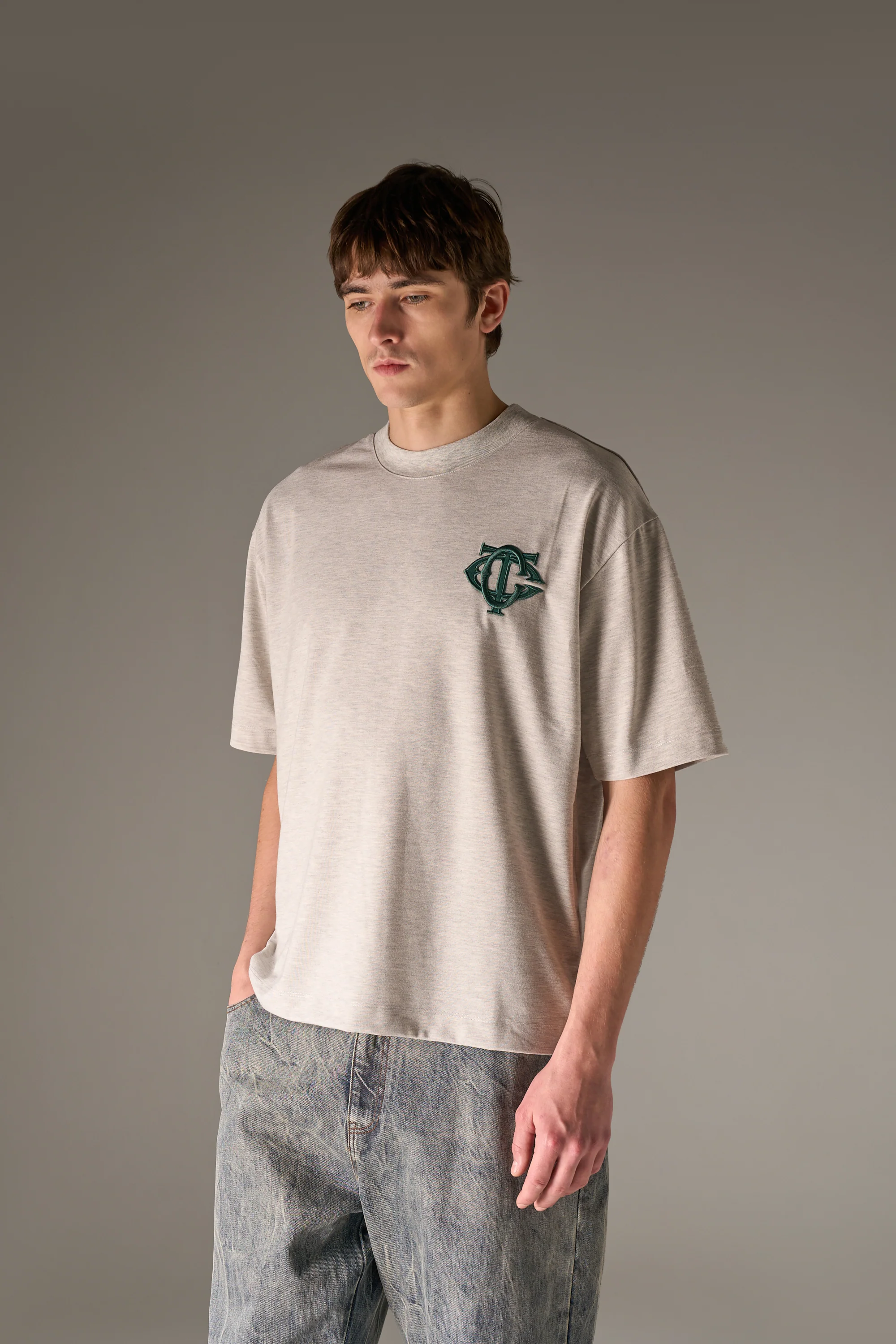 APPLIQUE MONOGRAM EMBLEM T-SHIRT - GREY MARL - Image 3