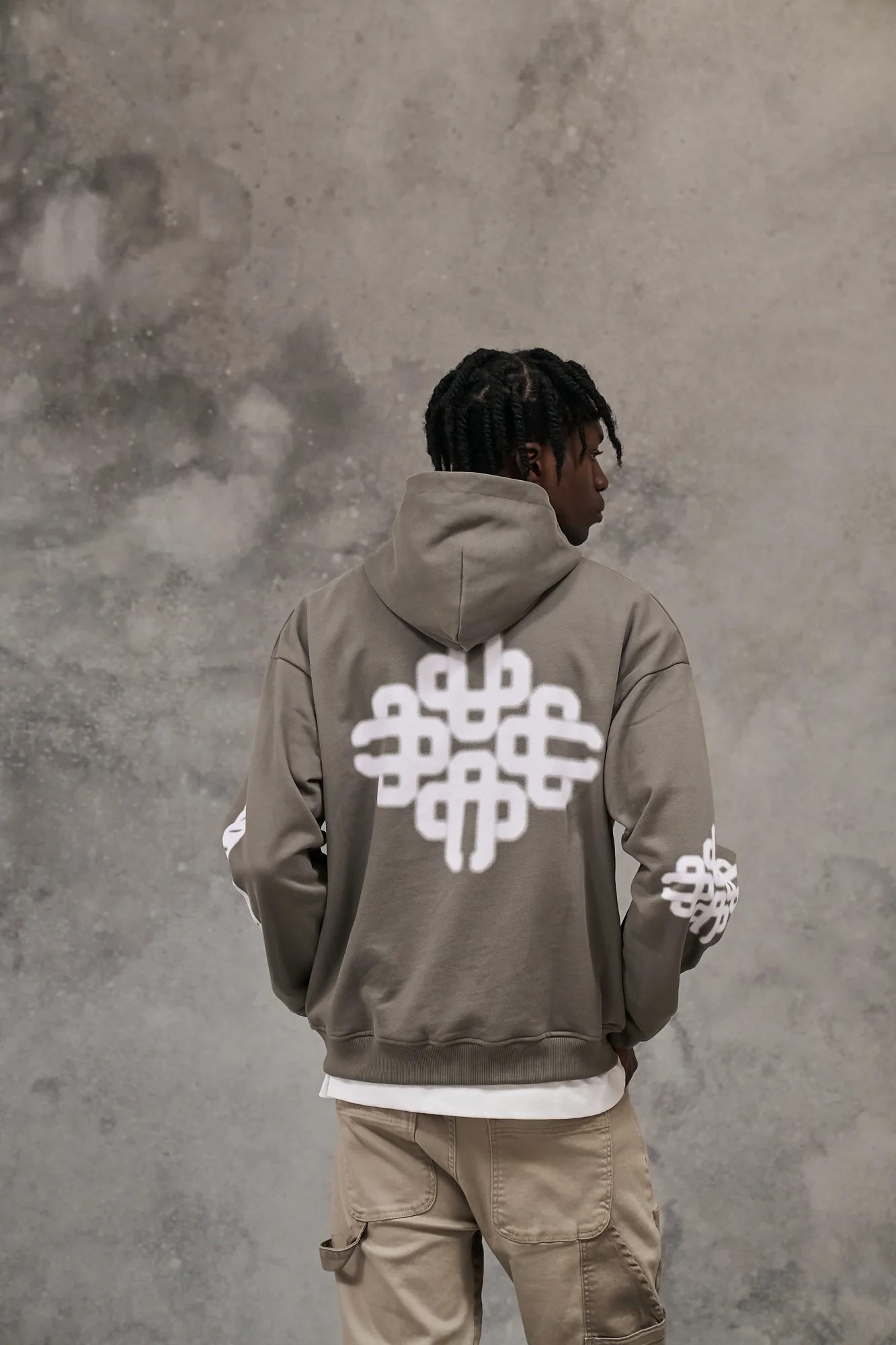 BLURRED EMBLEM GRAPHIC HOODIE - KHAKI - Image 6