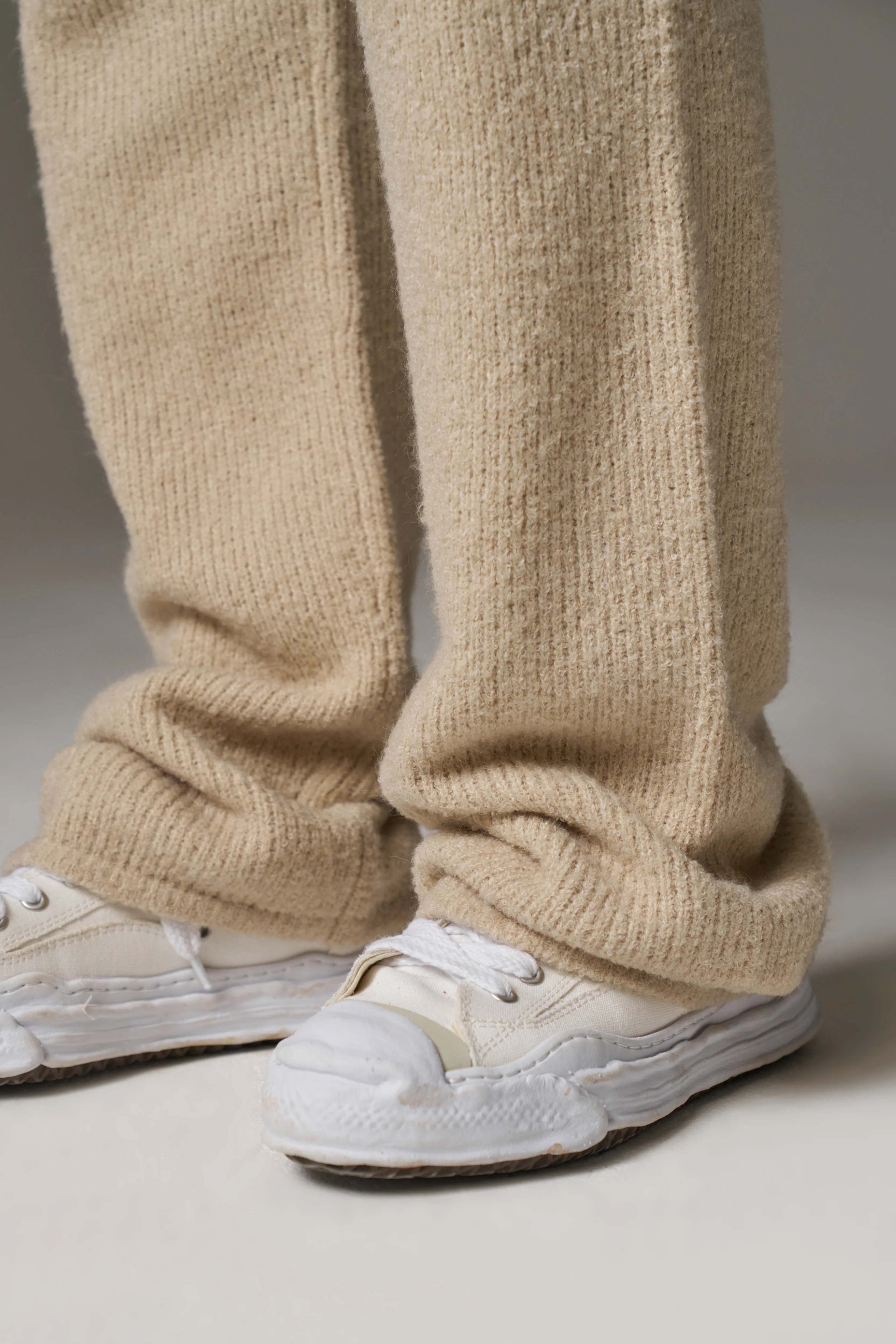BOUCLE KNIT PANTS - STONE - Image 8