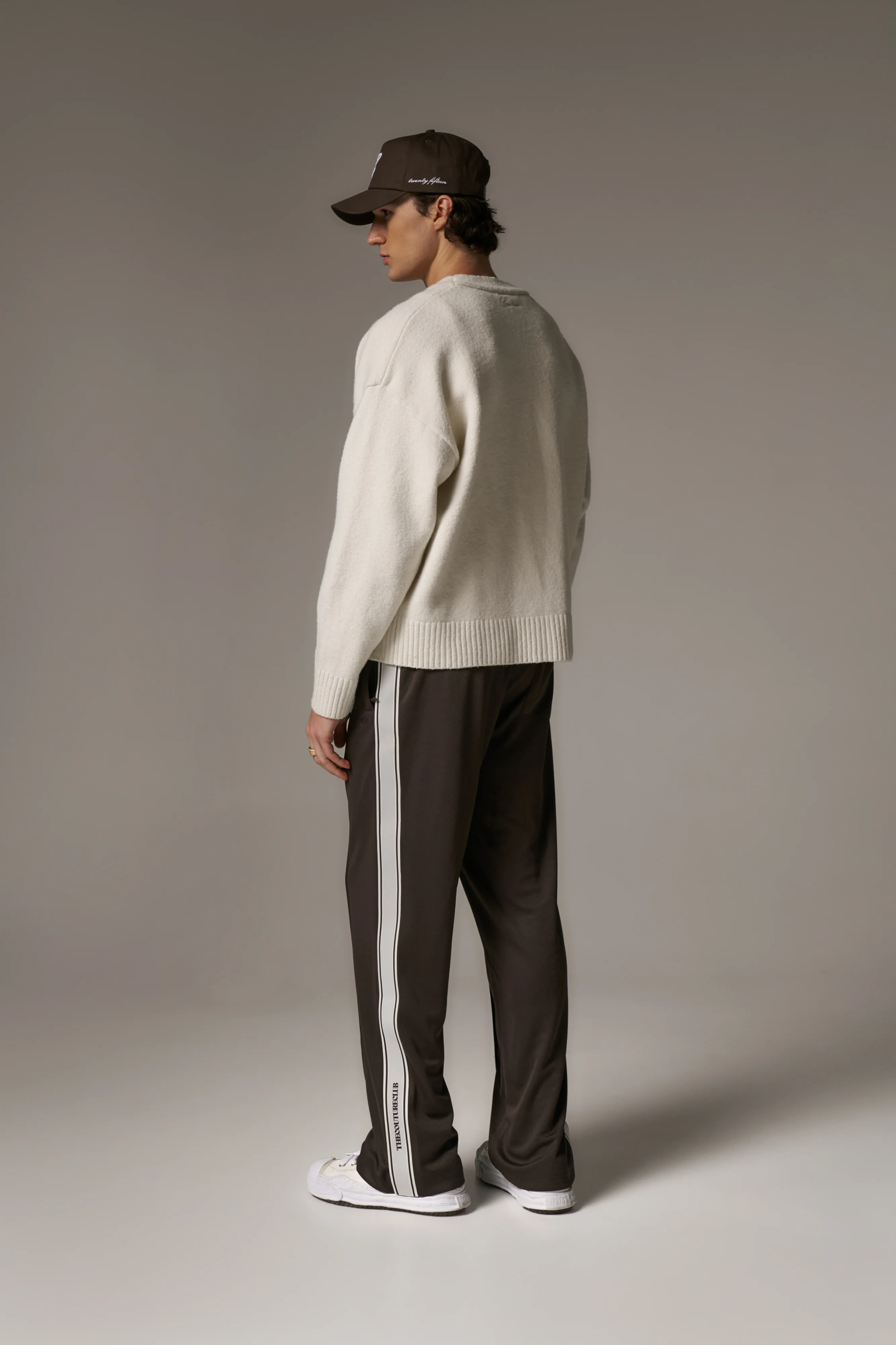 C EMBROIDERY KNITTED CARDIGAN - OFF WHITE - Image 8