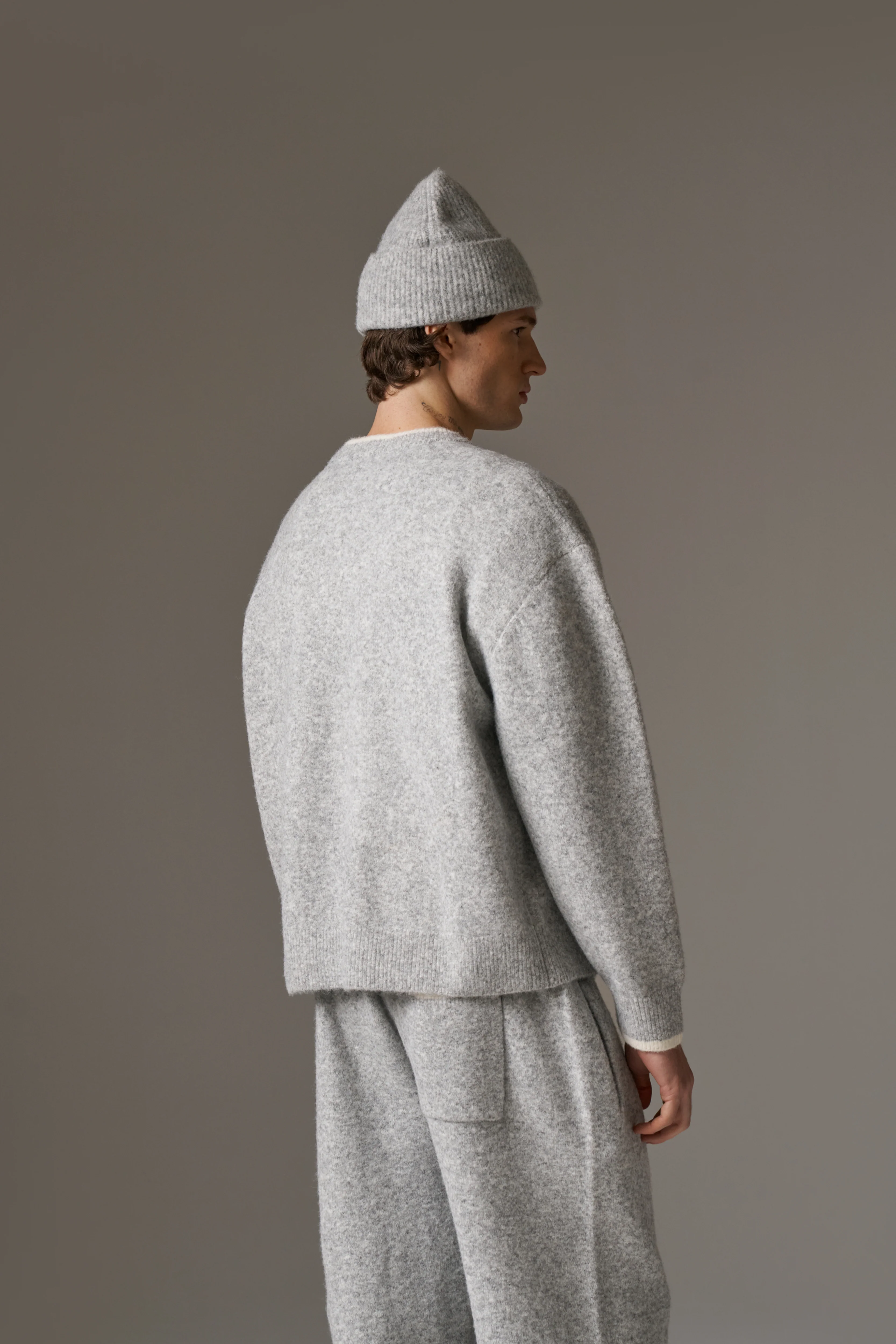 MONOGRAM KNITTED CREW - GREY - Image 5