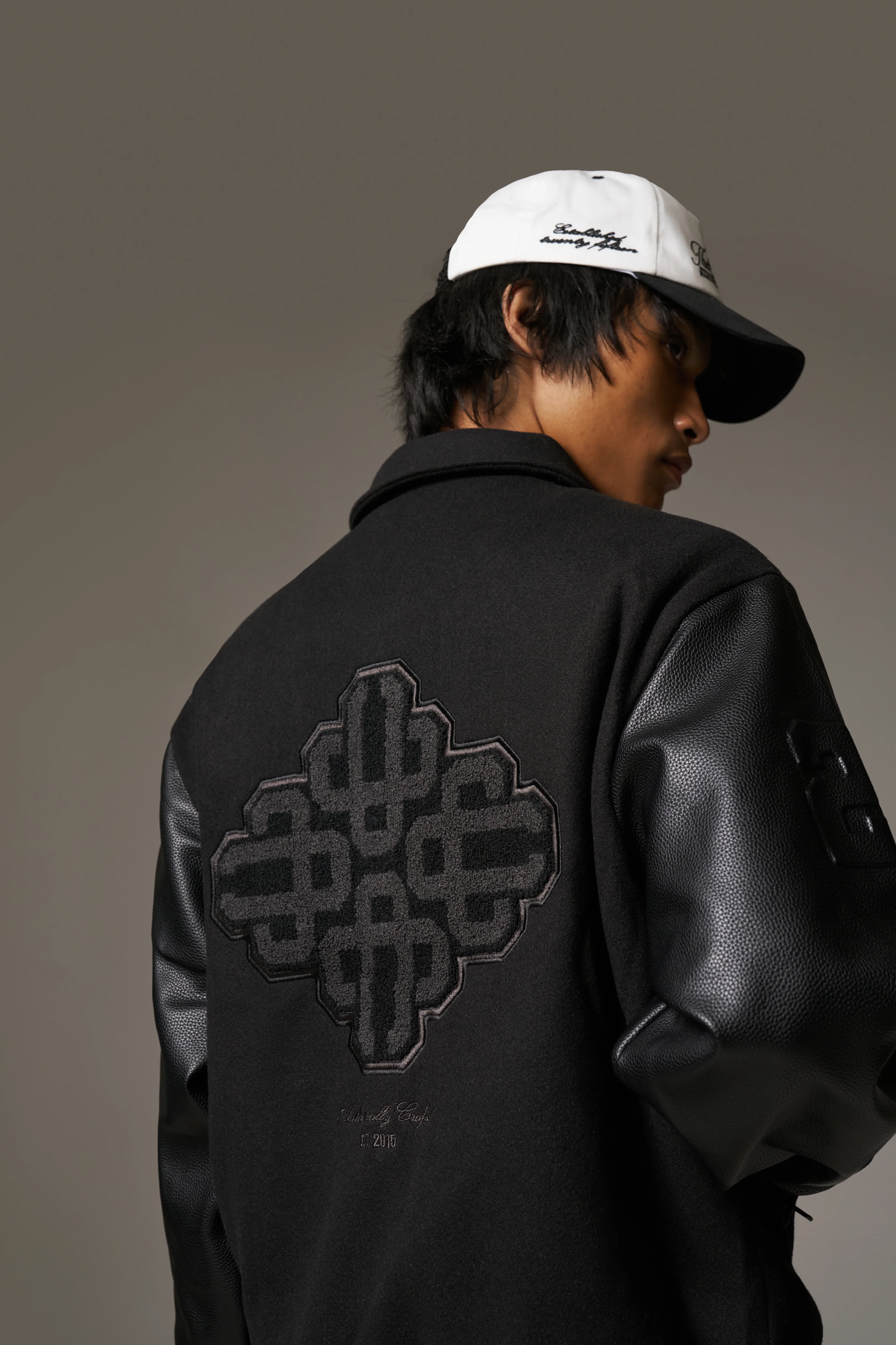 EMBLEM CHENILLE VARSITY JACKET - BLACK - Image 7