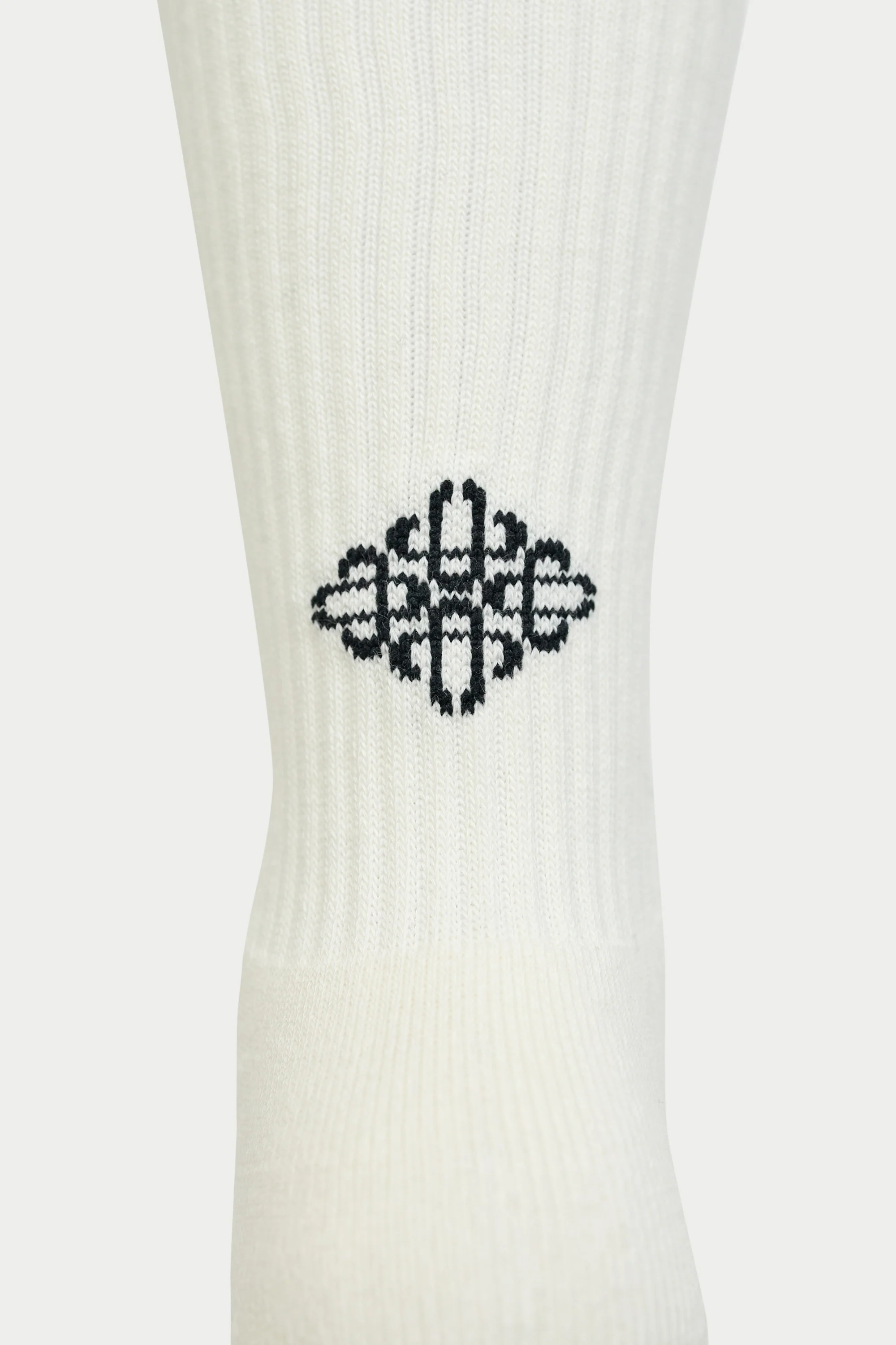 REVERSE EMBLEM COPYRIGHT SOCKS - OFF WHITE - Image 3