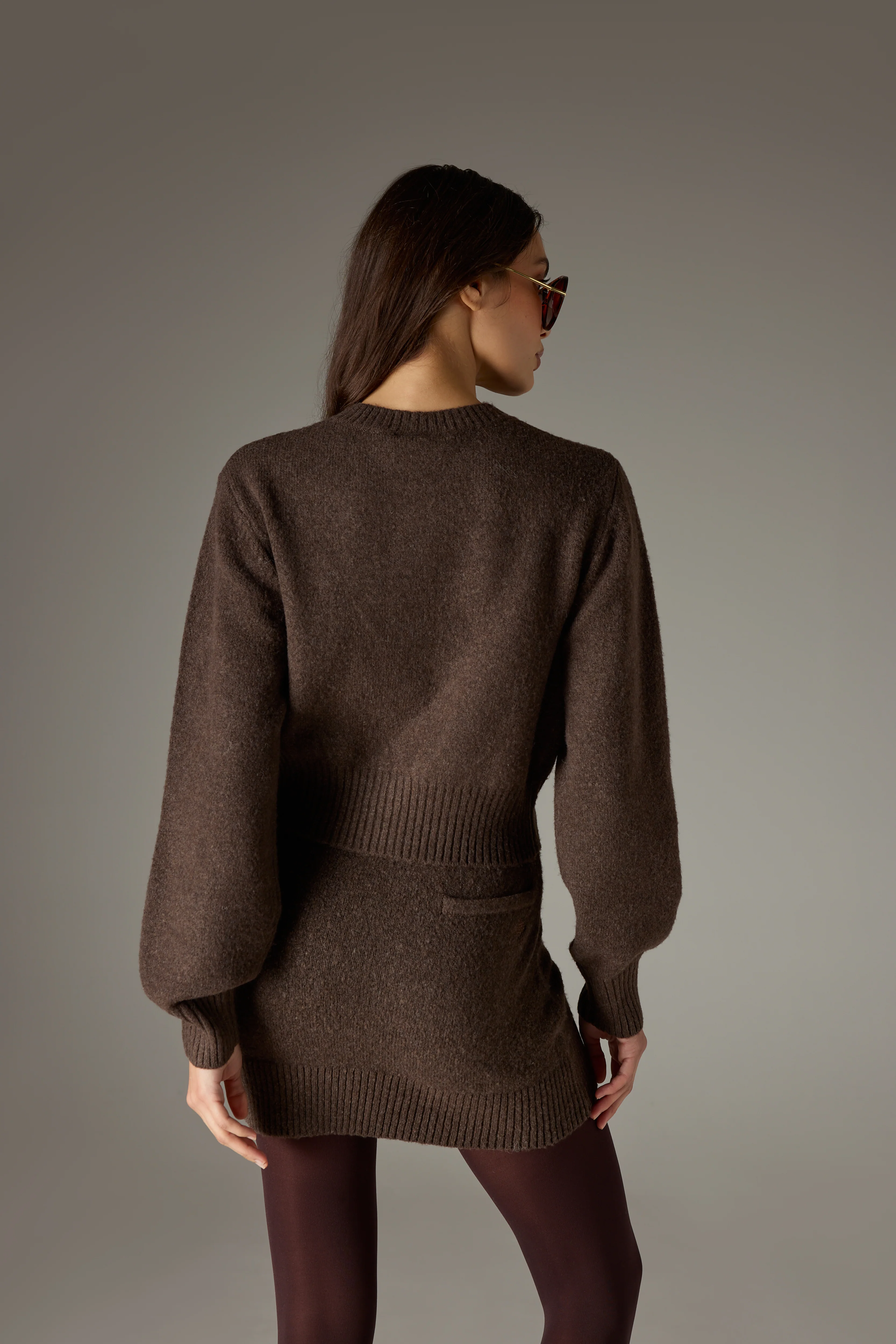EMBLEM EMBROIDERED KNIT CROP CARDIGAN - BROWN - Image 6