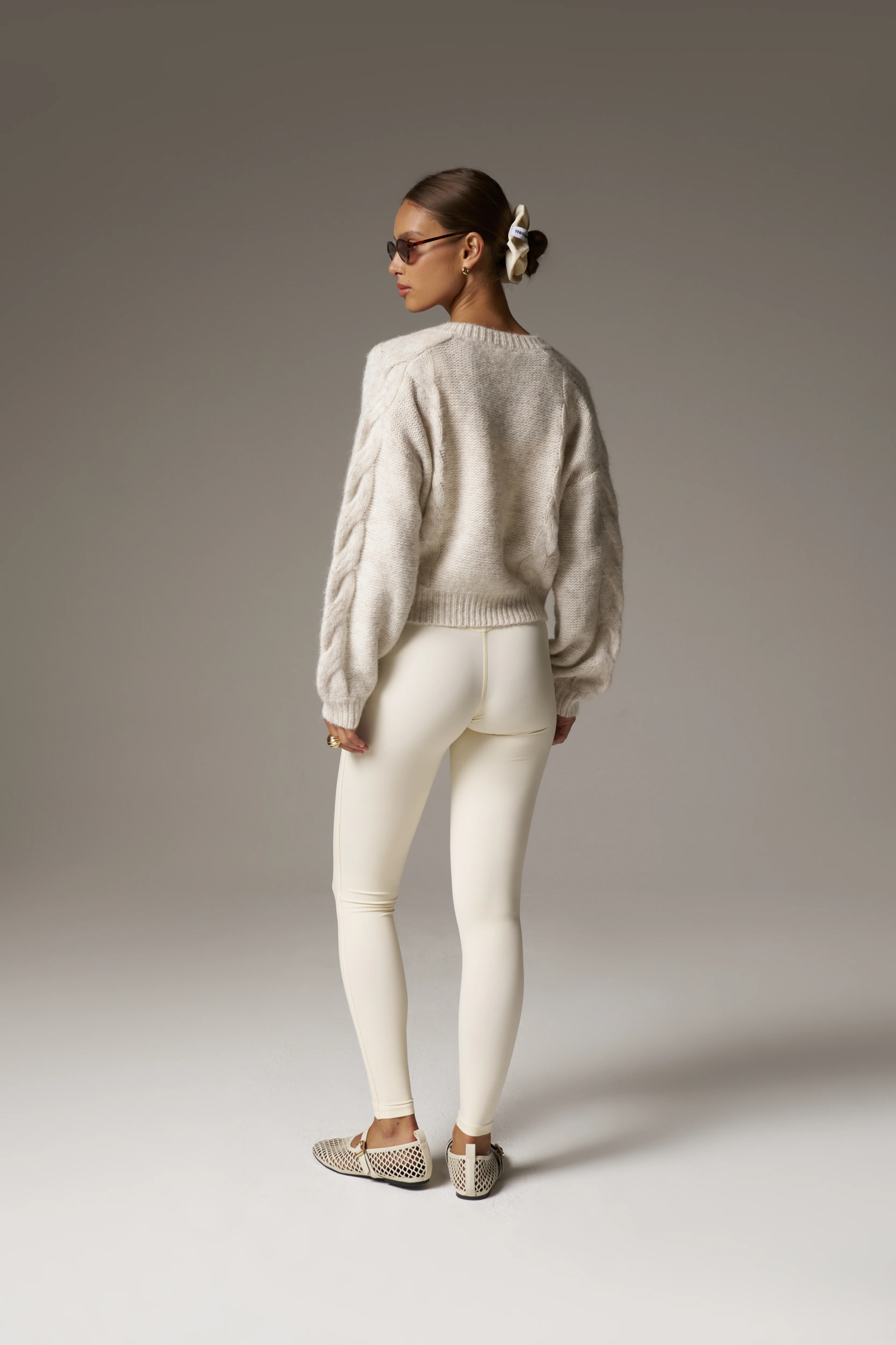 EMBLEM KNITTED V NECK JUMPER - BEIGE - Image 8