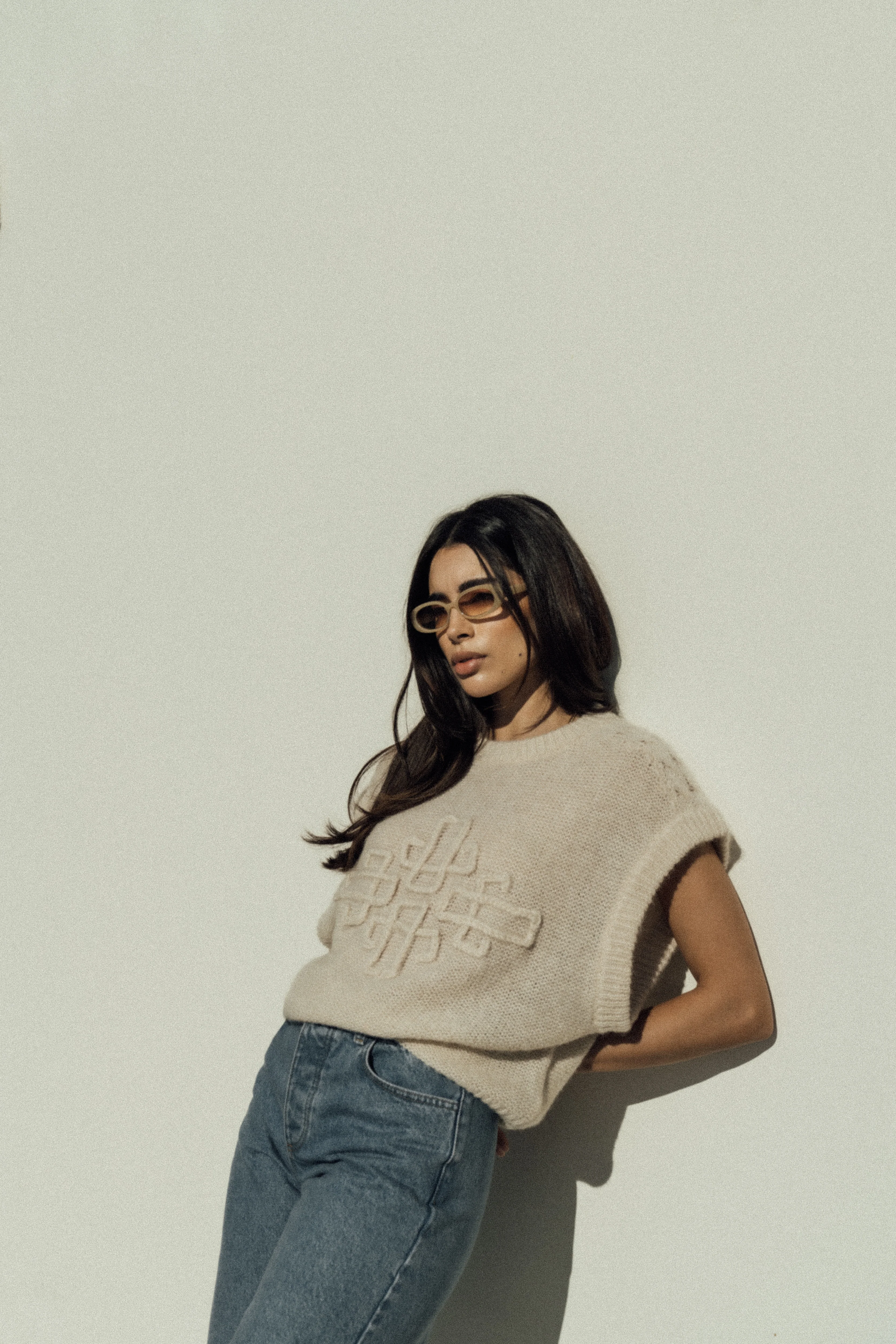 EMBLEM OVERSIZED KNIT VEST - STONE - Image 7