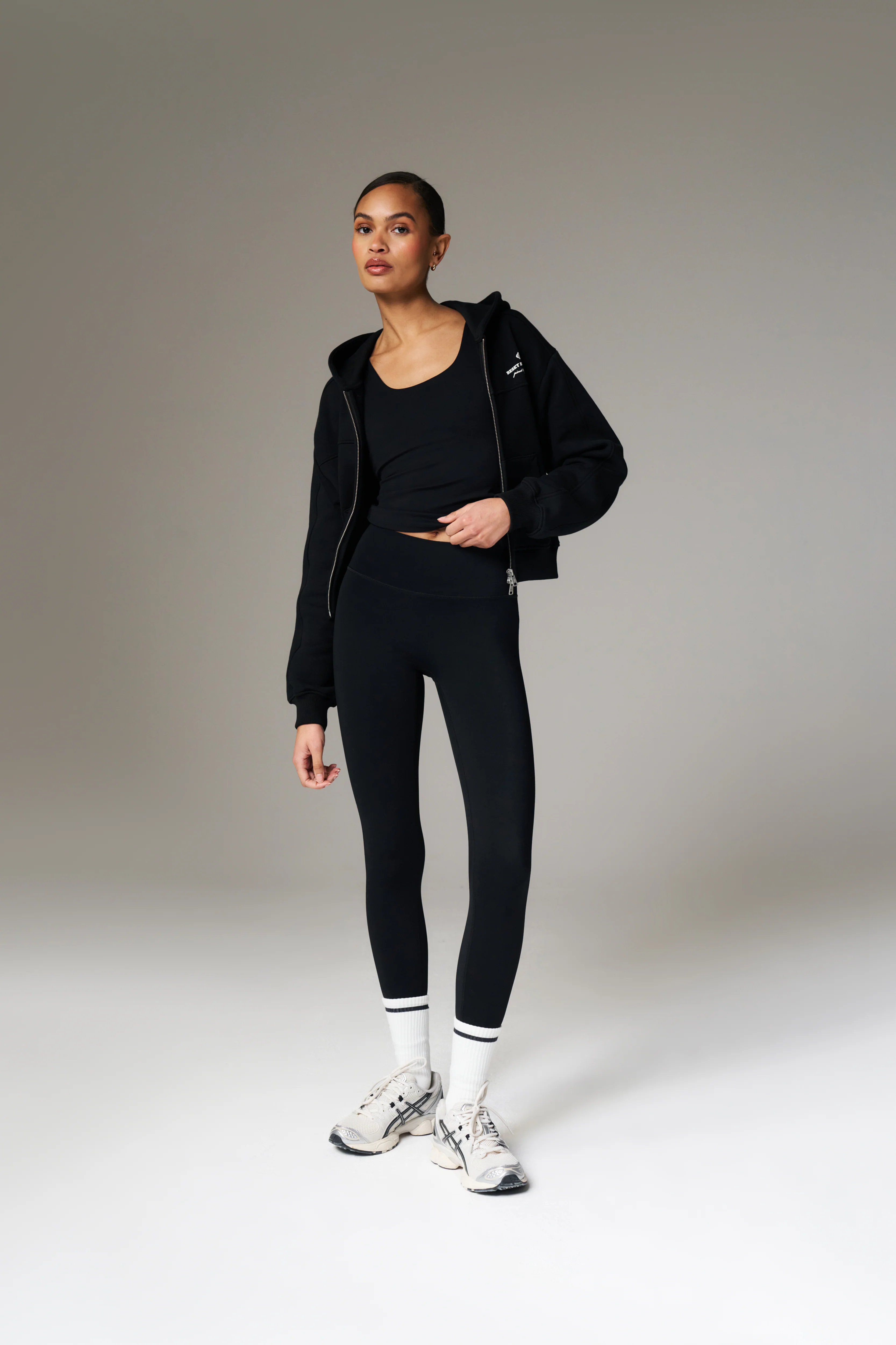 EMBLEM STRETCH SCULPTING LEGGINGS - BLACK - Image 7
