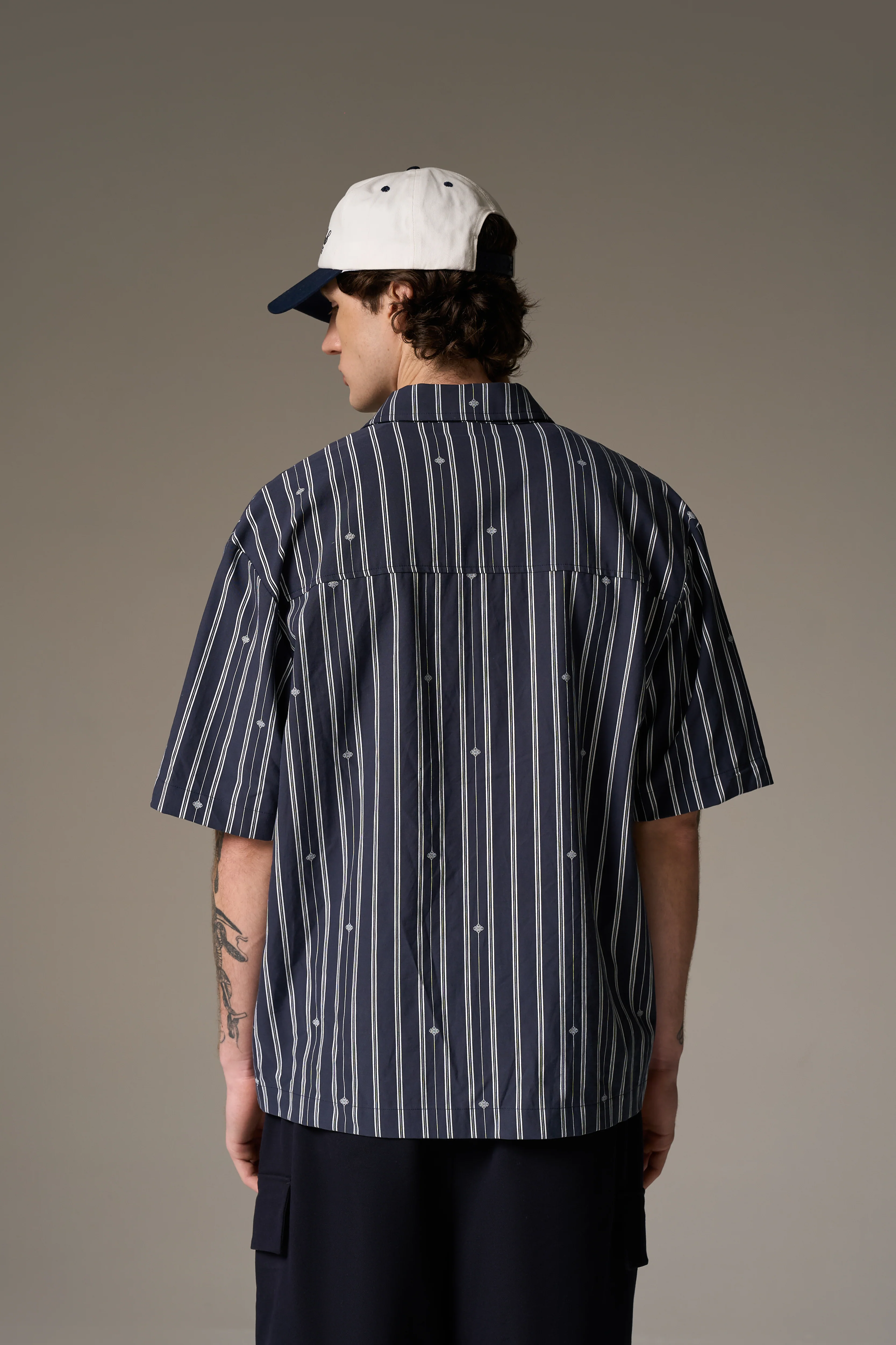 EMBLEM STRIPE SHIRT - NAVY - Image 9