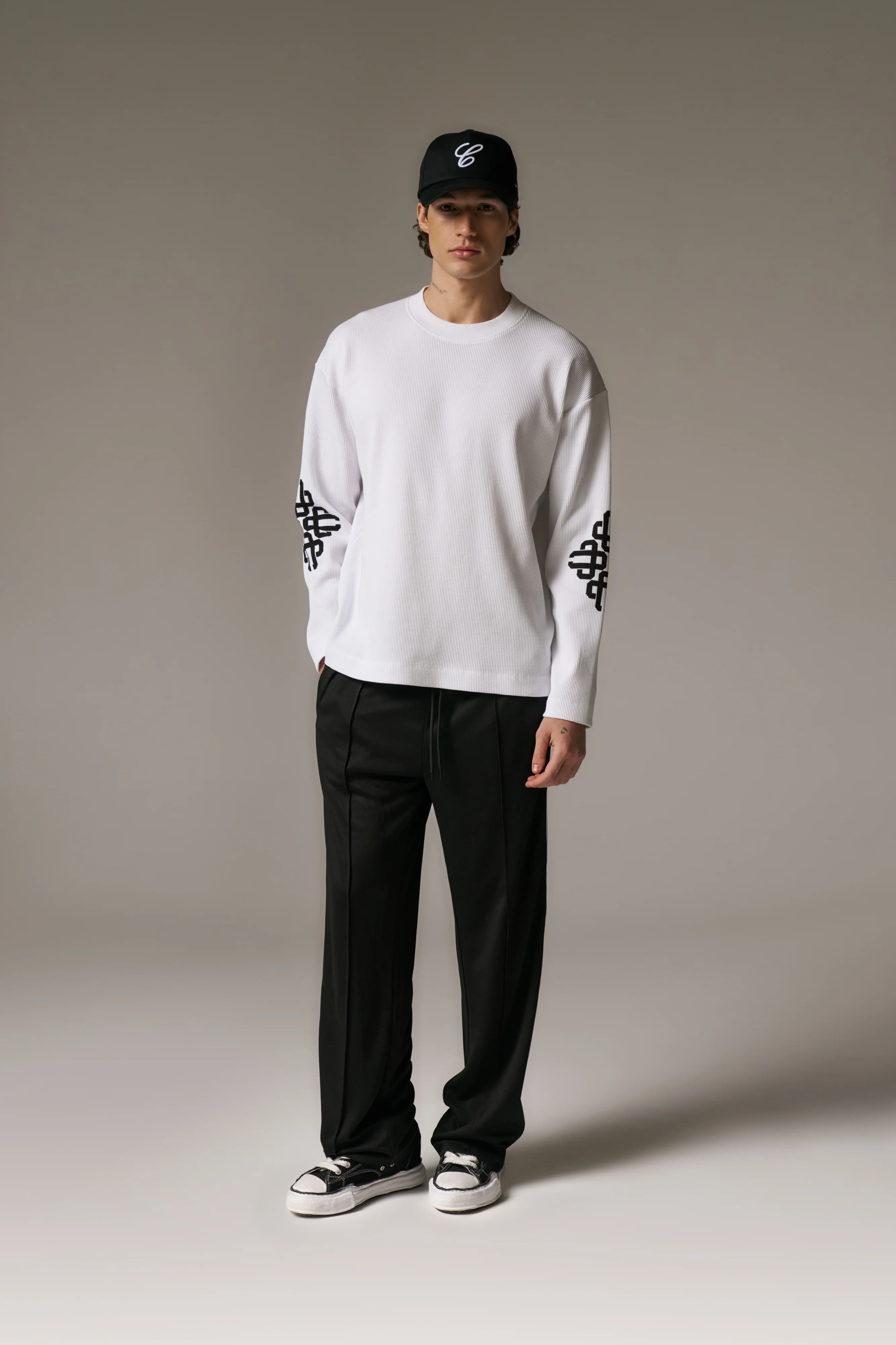EMBLEM WAFFLE LONG SLEEVE T-SHIRT - WHITE - Image 3