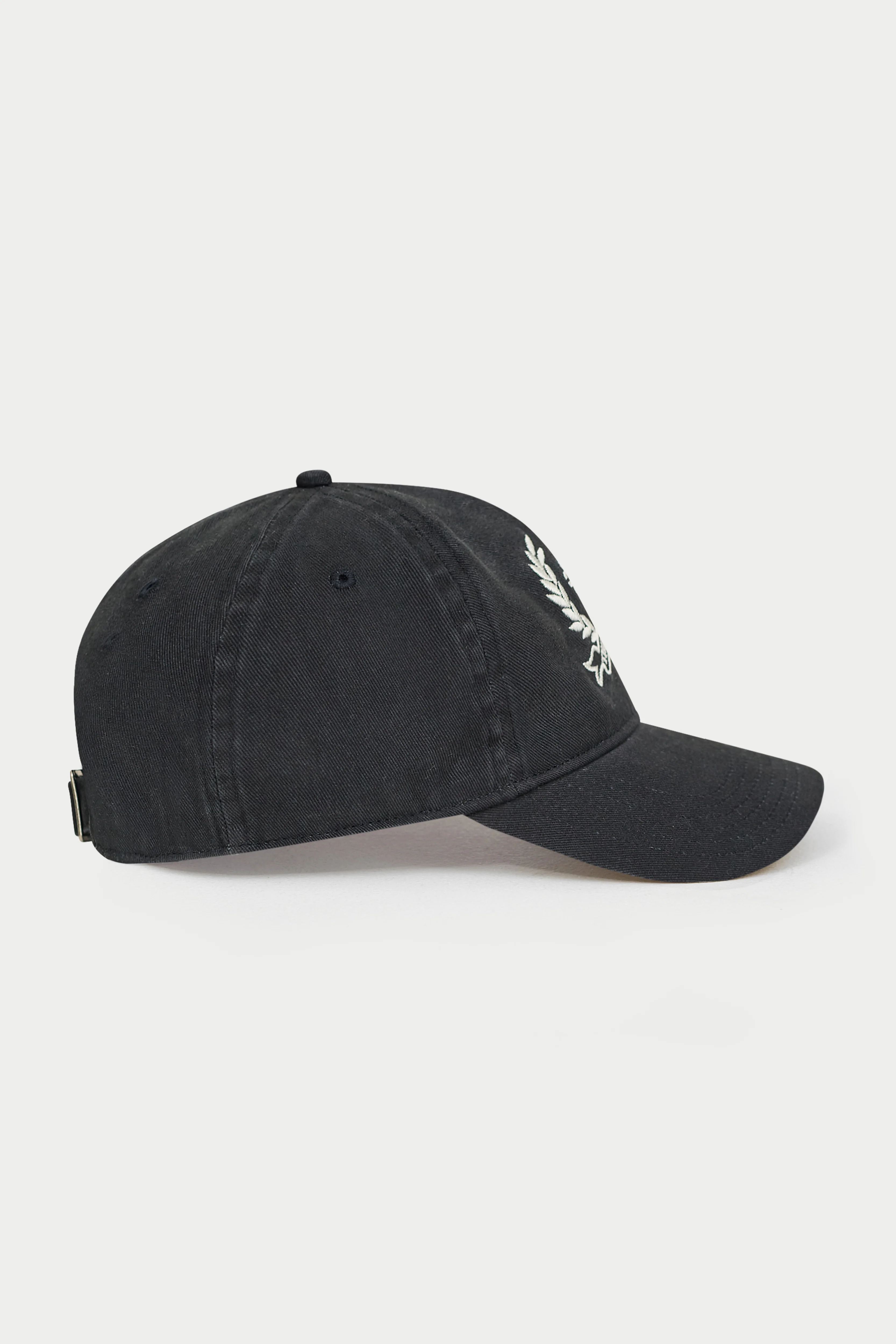 EMBROIDERY CREST CAP - NAVY - Image 4