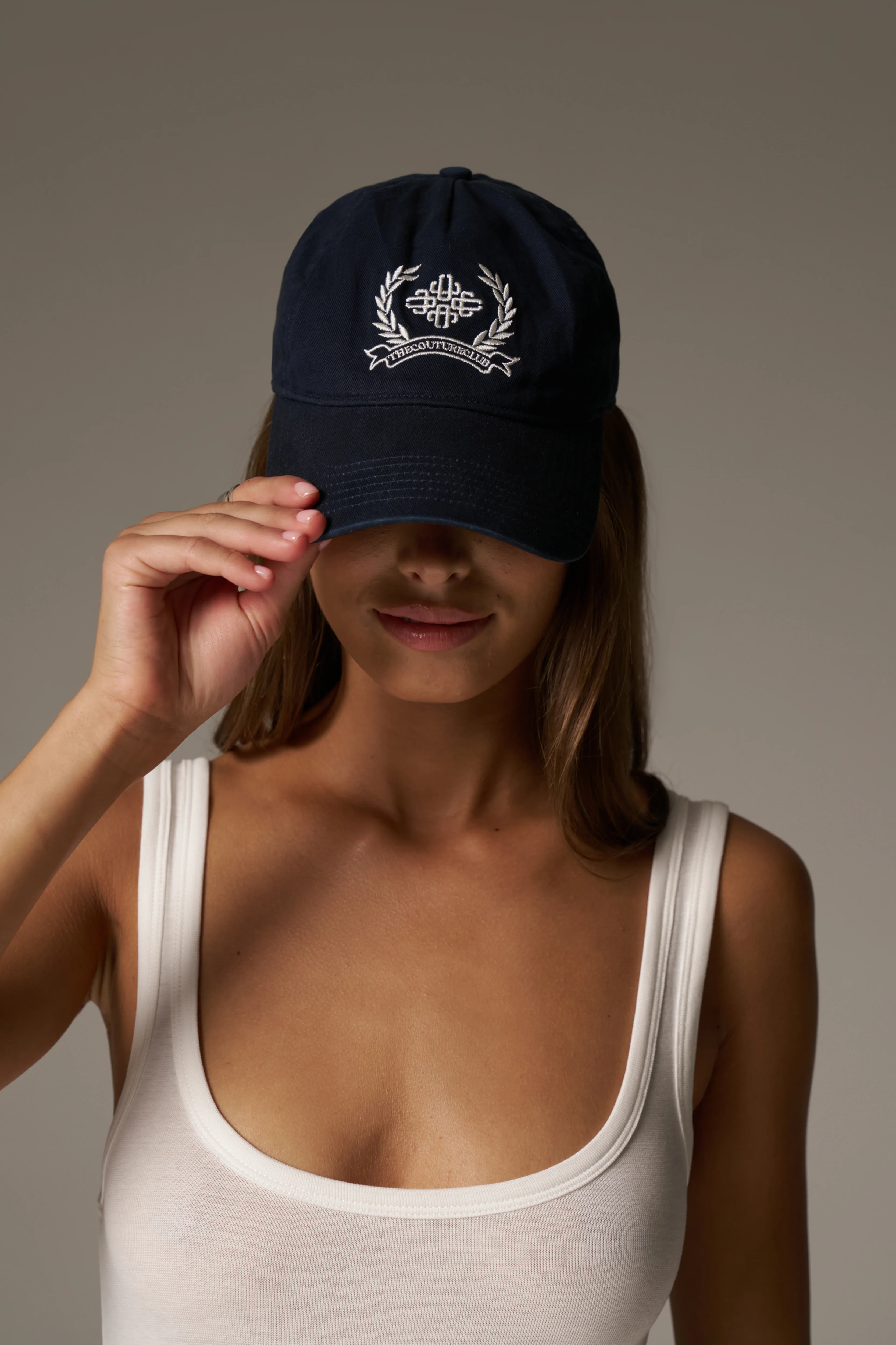 EMBROIDERY CREST CAP - NAVY - Image 5