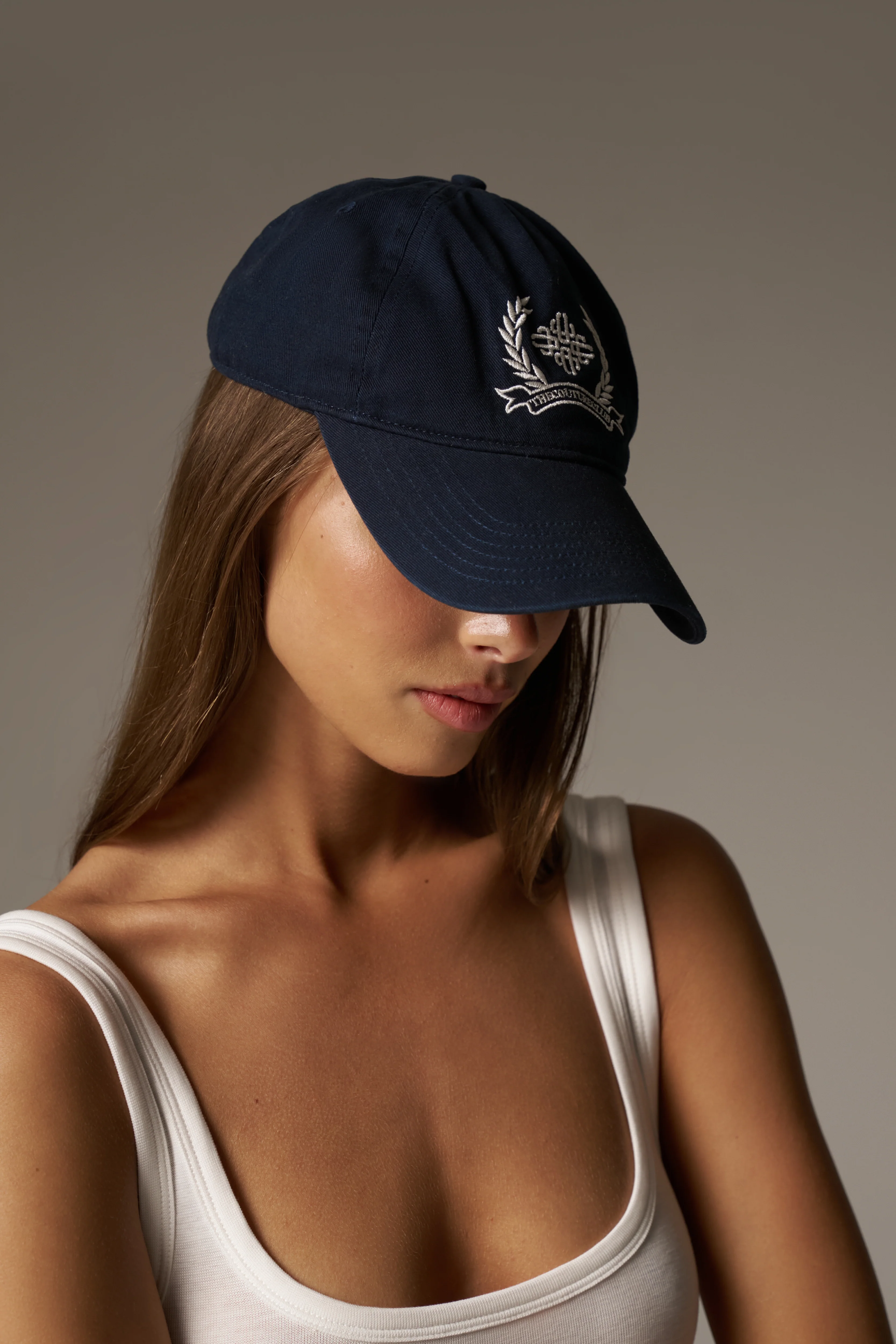 EMBROIDERY CREST CAP - NAVY - Image 6
