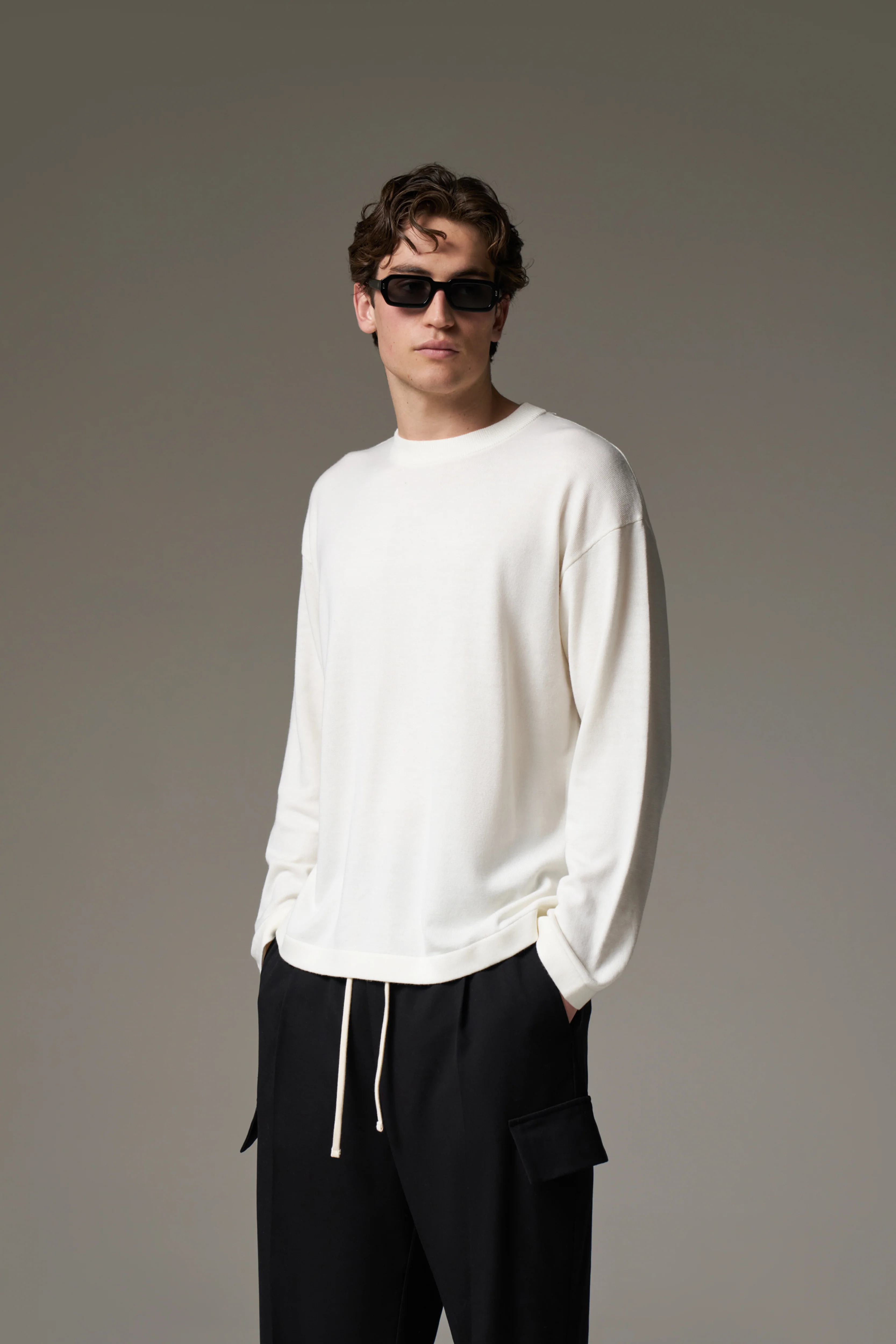 FINE GAUGE KNIT LONG SLEEVE T-SHIRT - OFF WHITE - Image 12