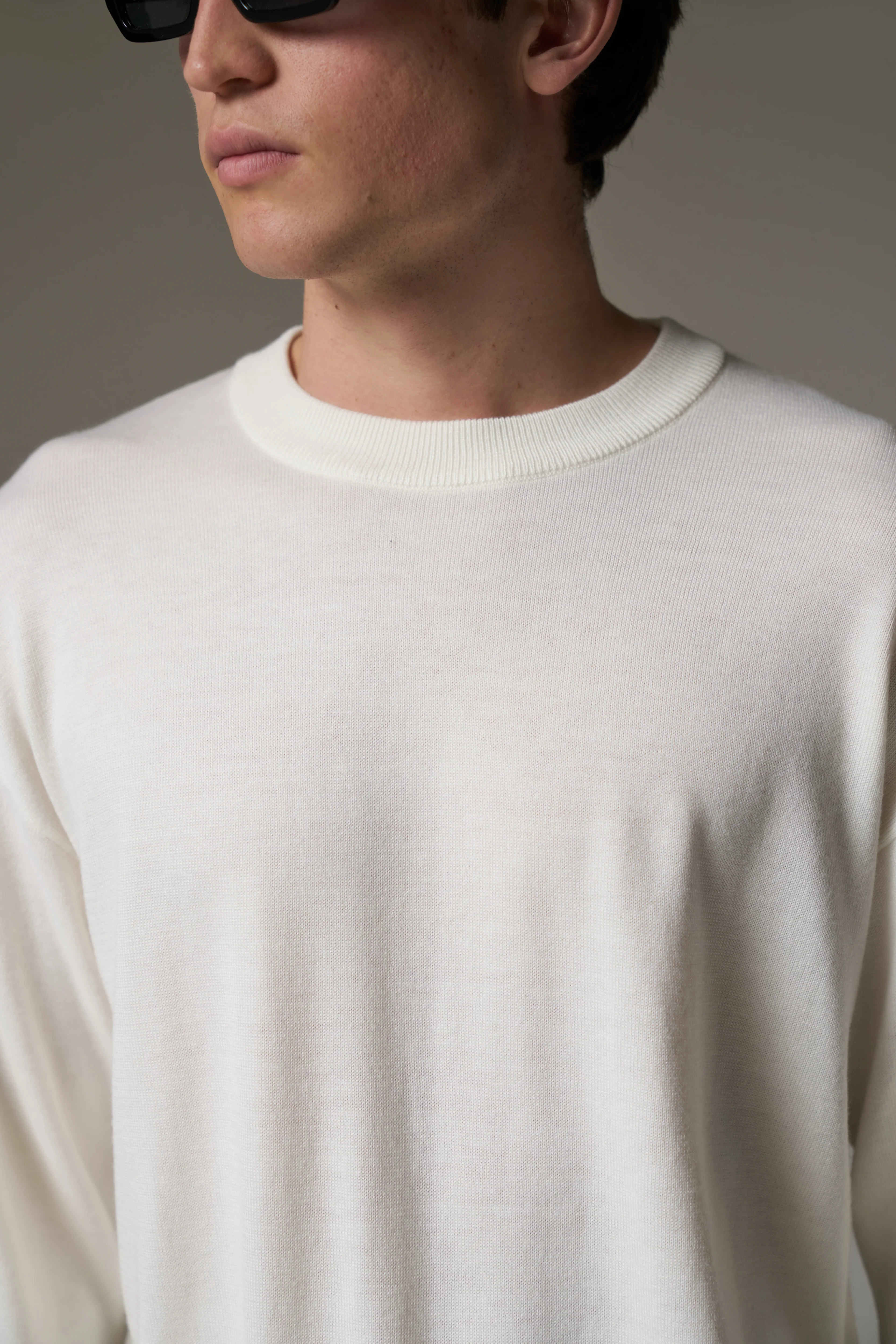 FINE GAUGE KNIT LONG SLEEVE T-SHIRT - OFF WHITE - Image 8