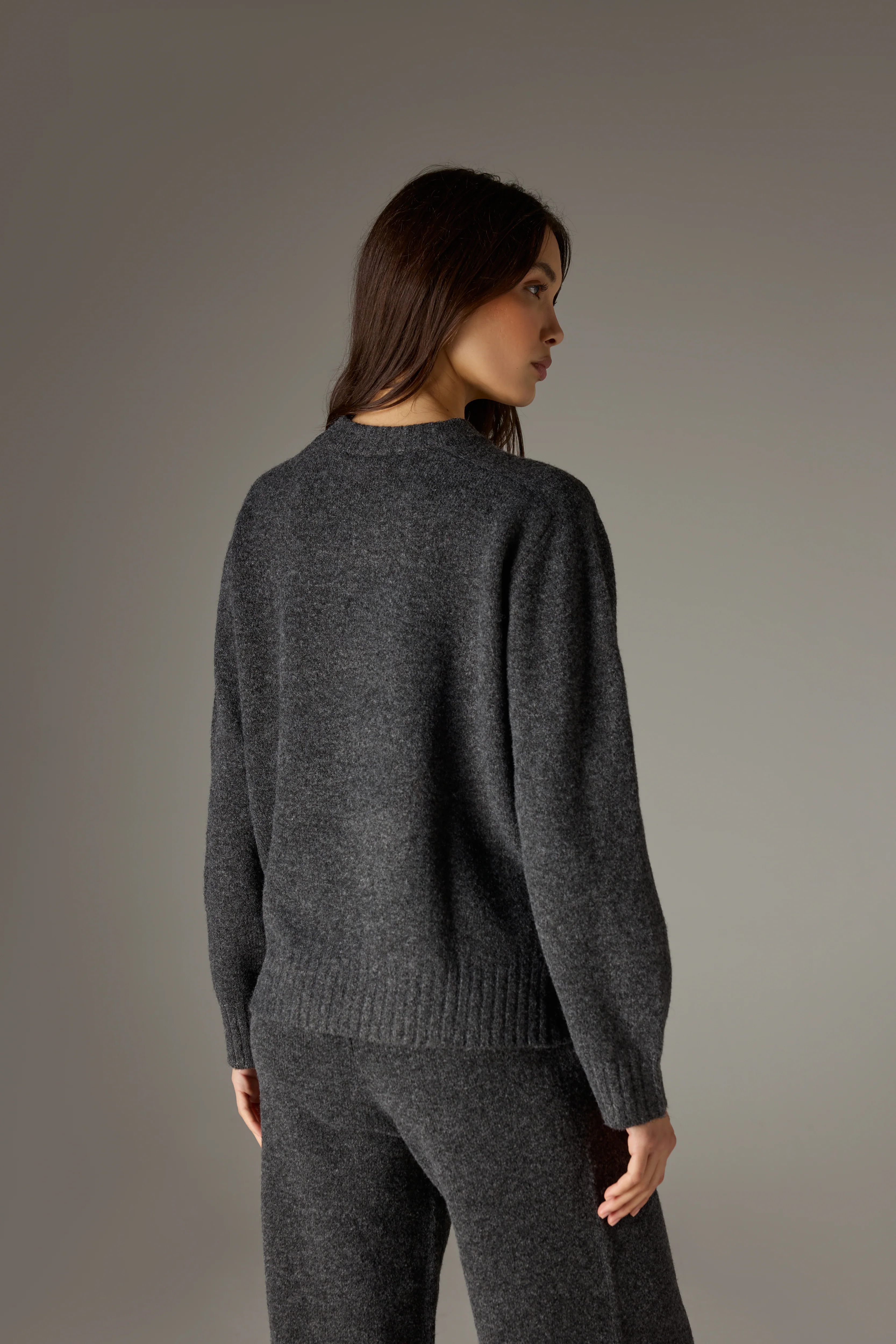 FLUFFY KNIT EMBLEM EMBROIDERED CREW - CHARCOAL - Image 5