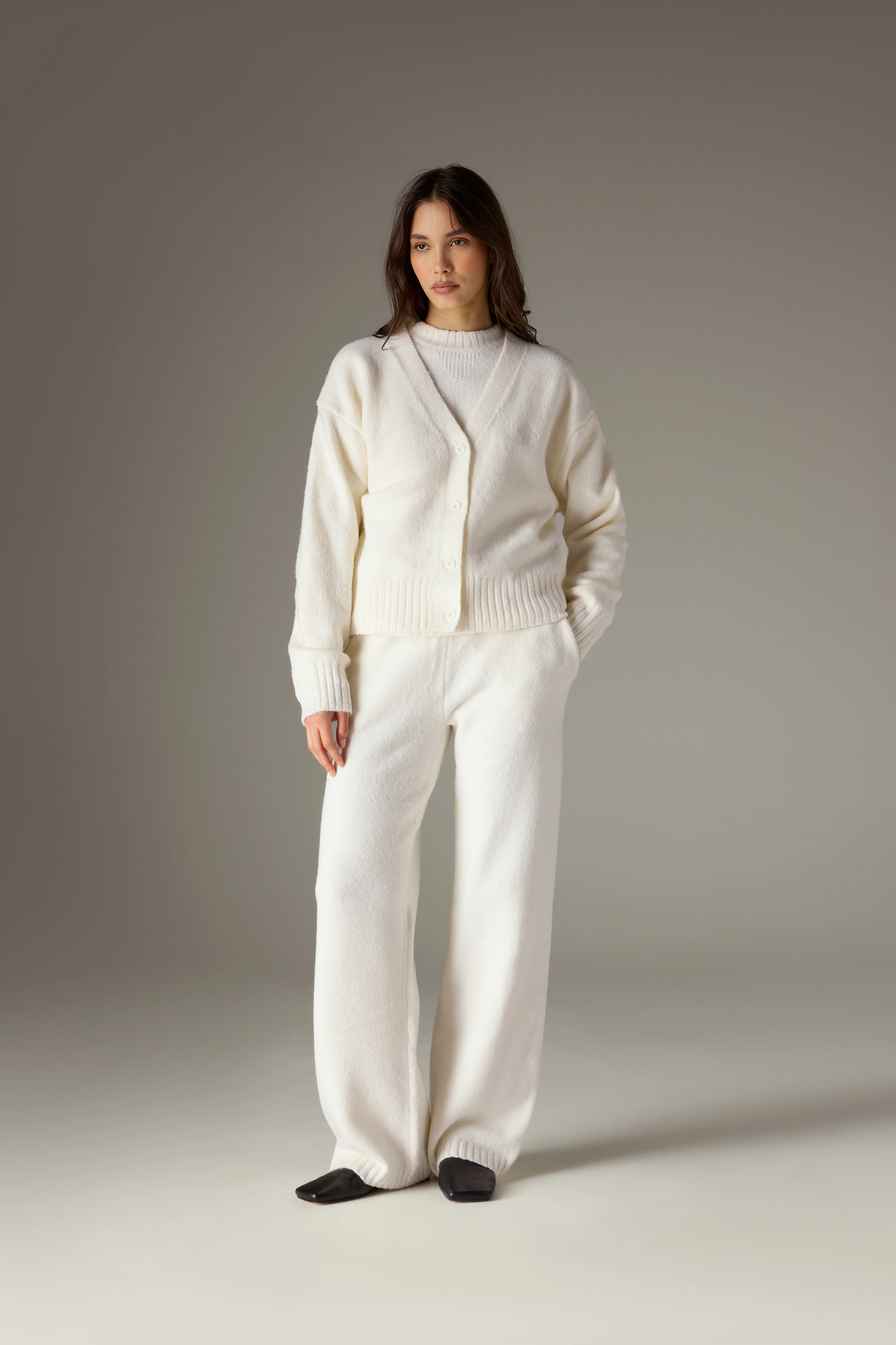 FLUFFY KNIT EMBLEM CARDIGAN - OFF-WHITE - Image 3