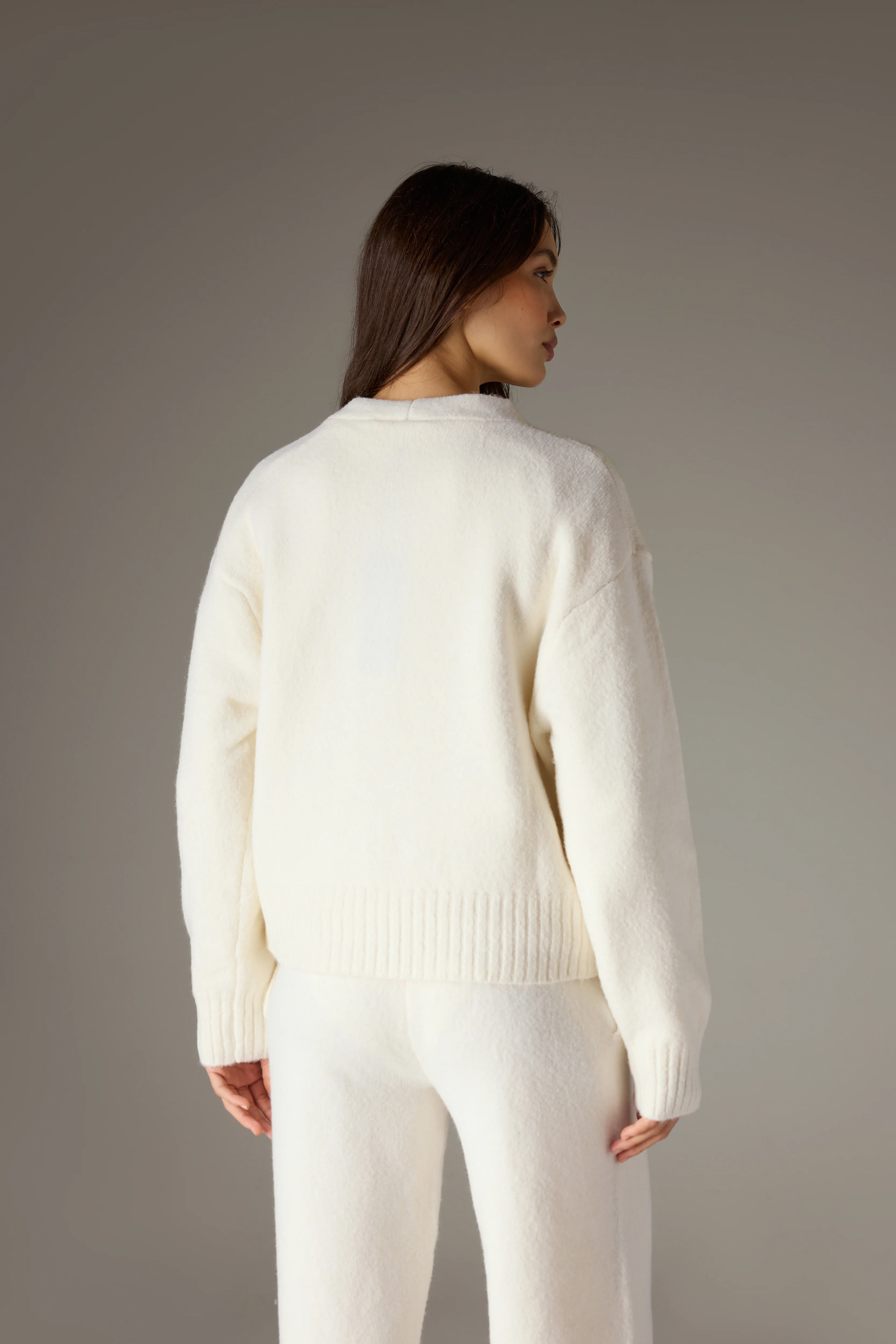 FLUFFY KNIT EMBLEM CARDIGAN - OFF-WHITE - Image 5