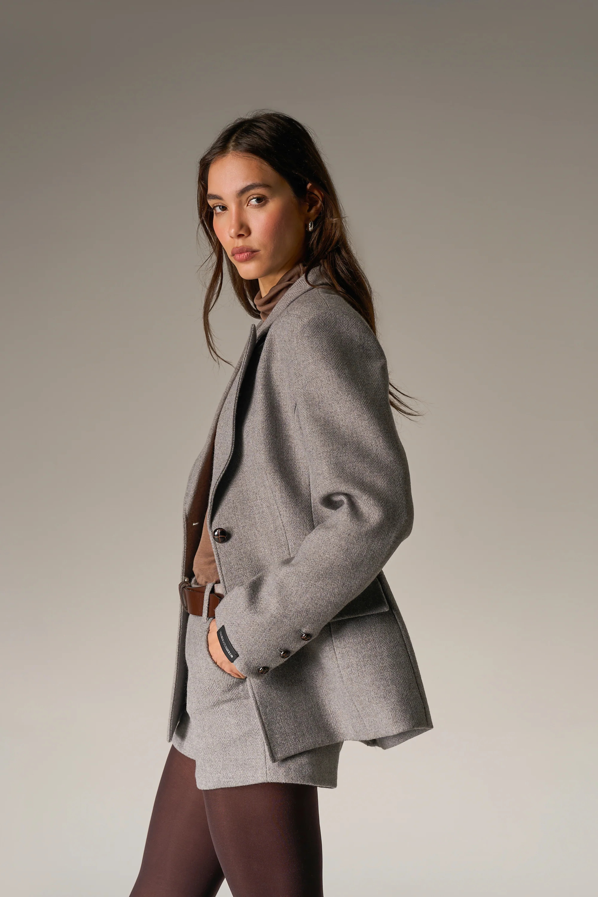 HERRINGBONE CINCHED WAIST TAILORED BLAZER - GREY - Image 5