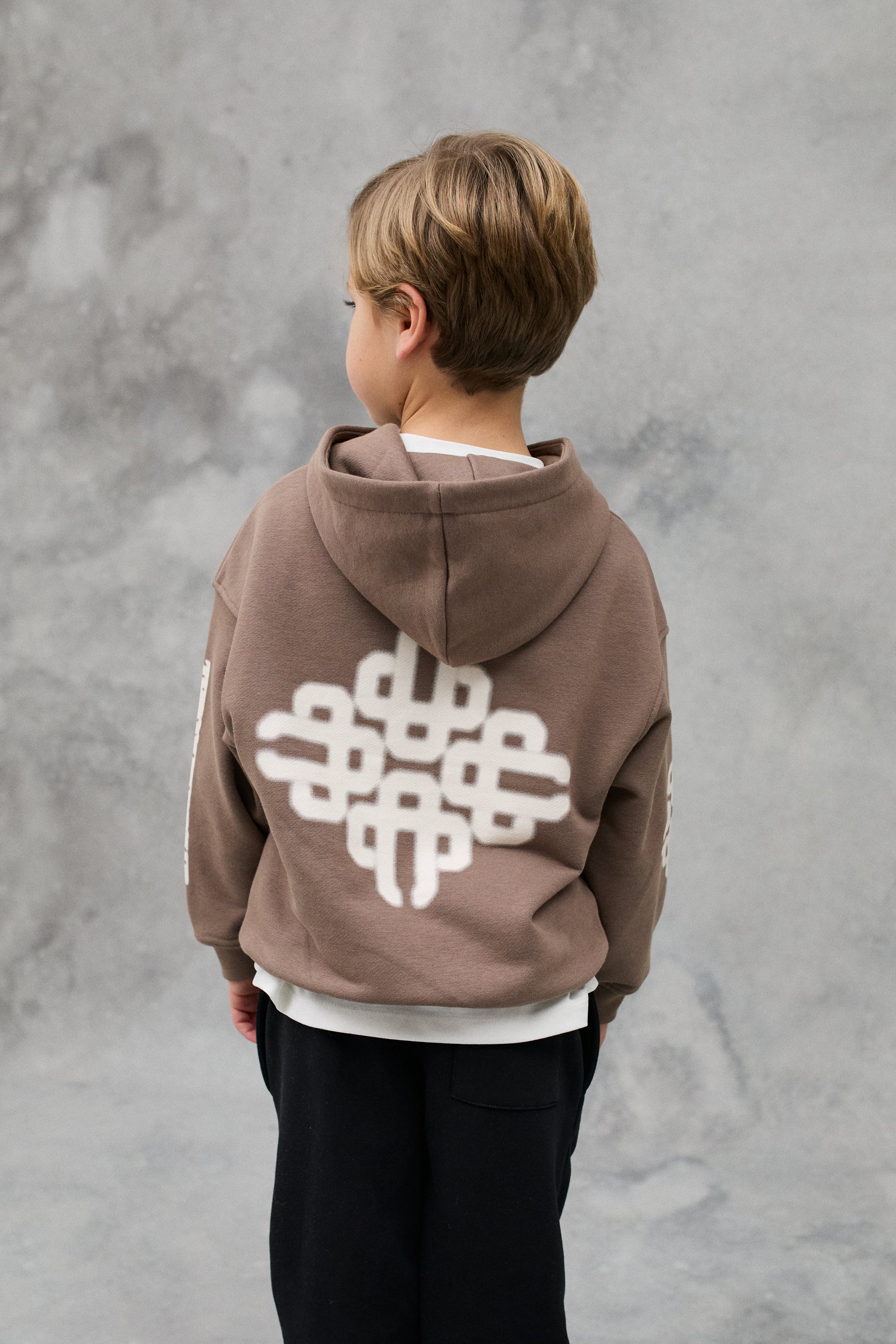 JNR BLURRED GRAPHIC EMBLEM HOODIE - BROWN - Image 5