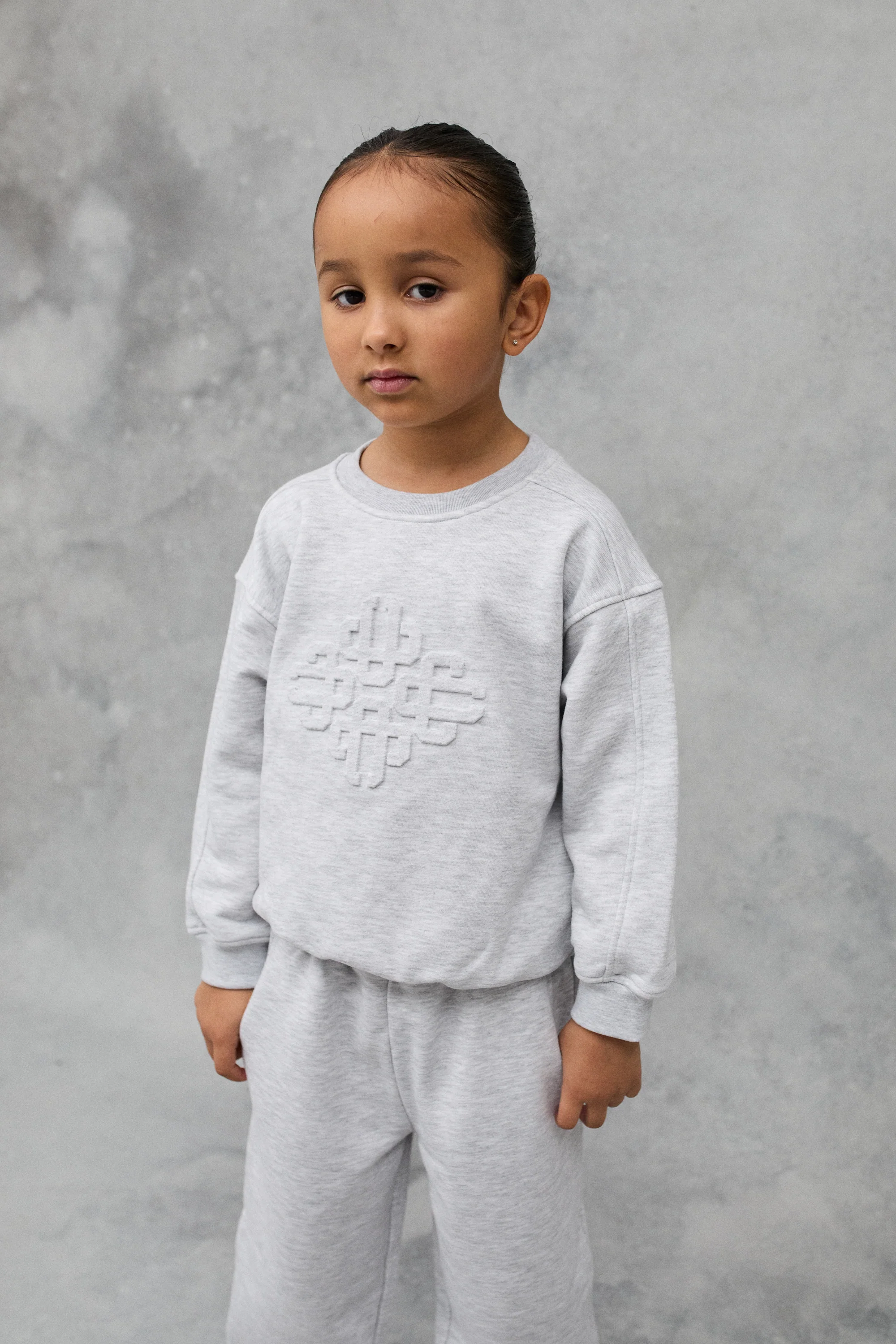KIDS EMBOSSED EMBLEM SWEATSHIRT - GREY MARL - Image 3