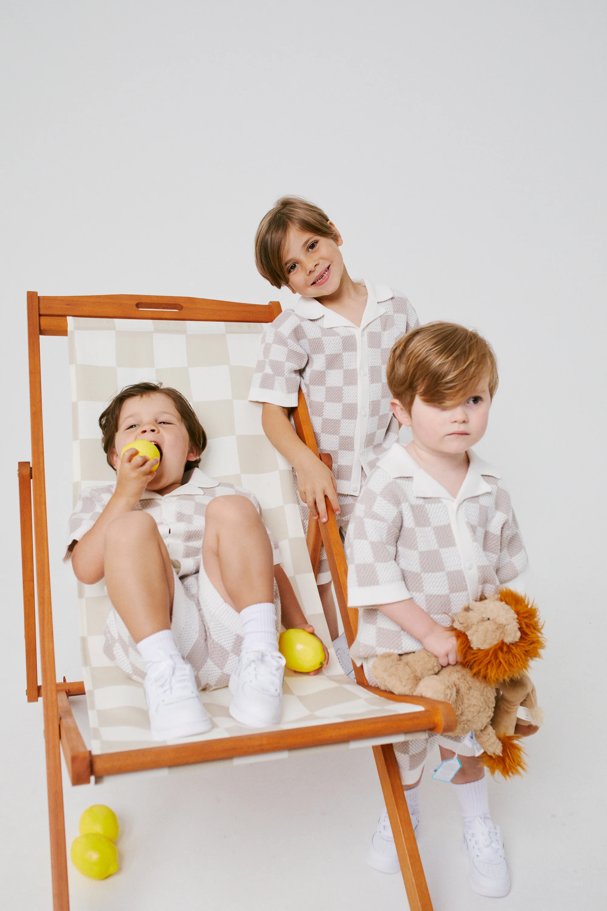 KIDS KNITTED CHECKERBOARD SHORTS - OFF WHITE - Image 4