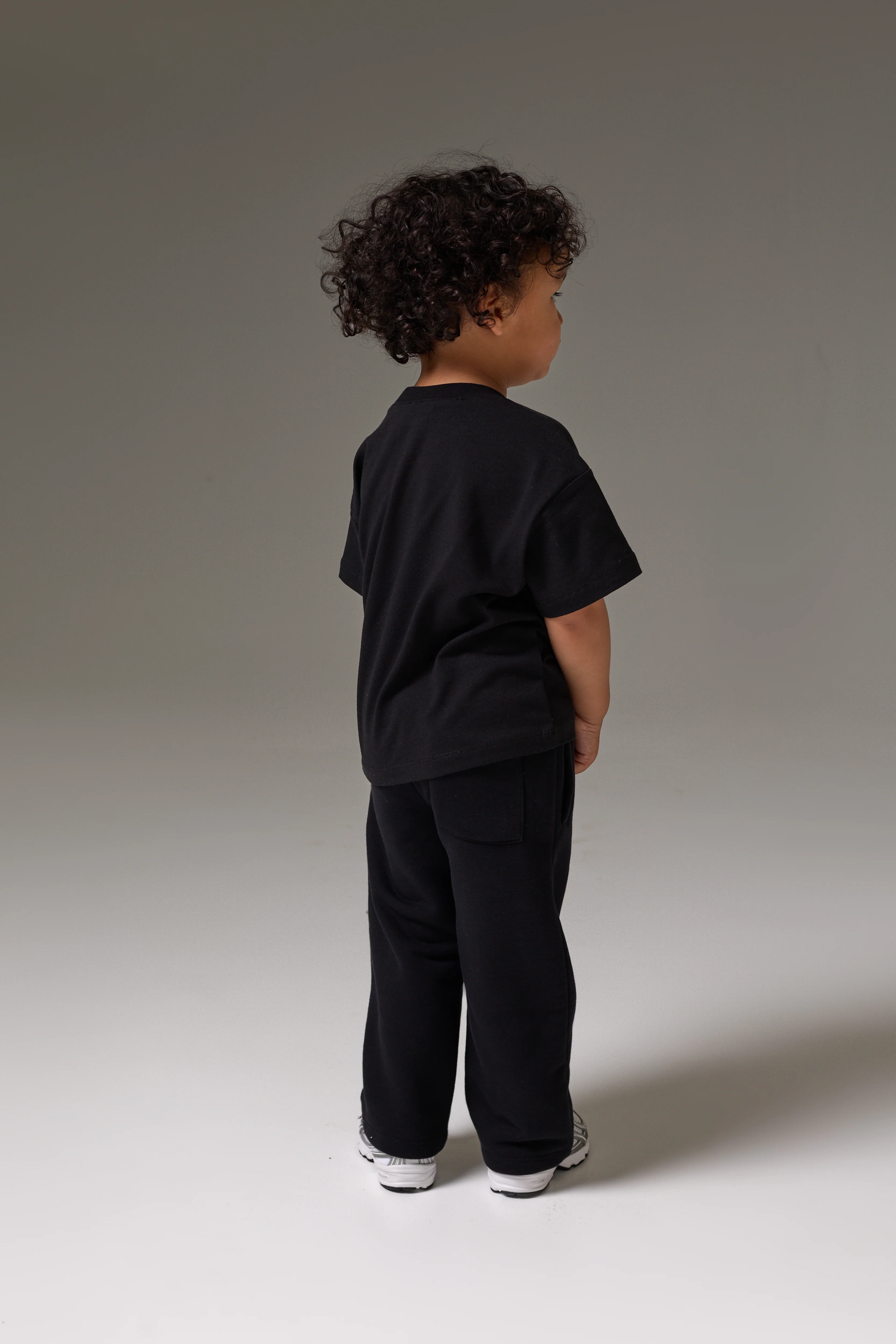 KIDS MONOGRAM EMBLEM APPLIQUE T-SHIRT - BLACK - Image 6