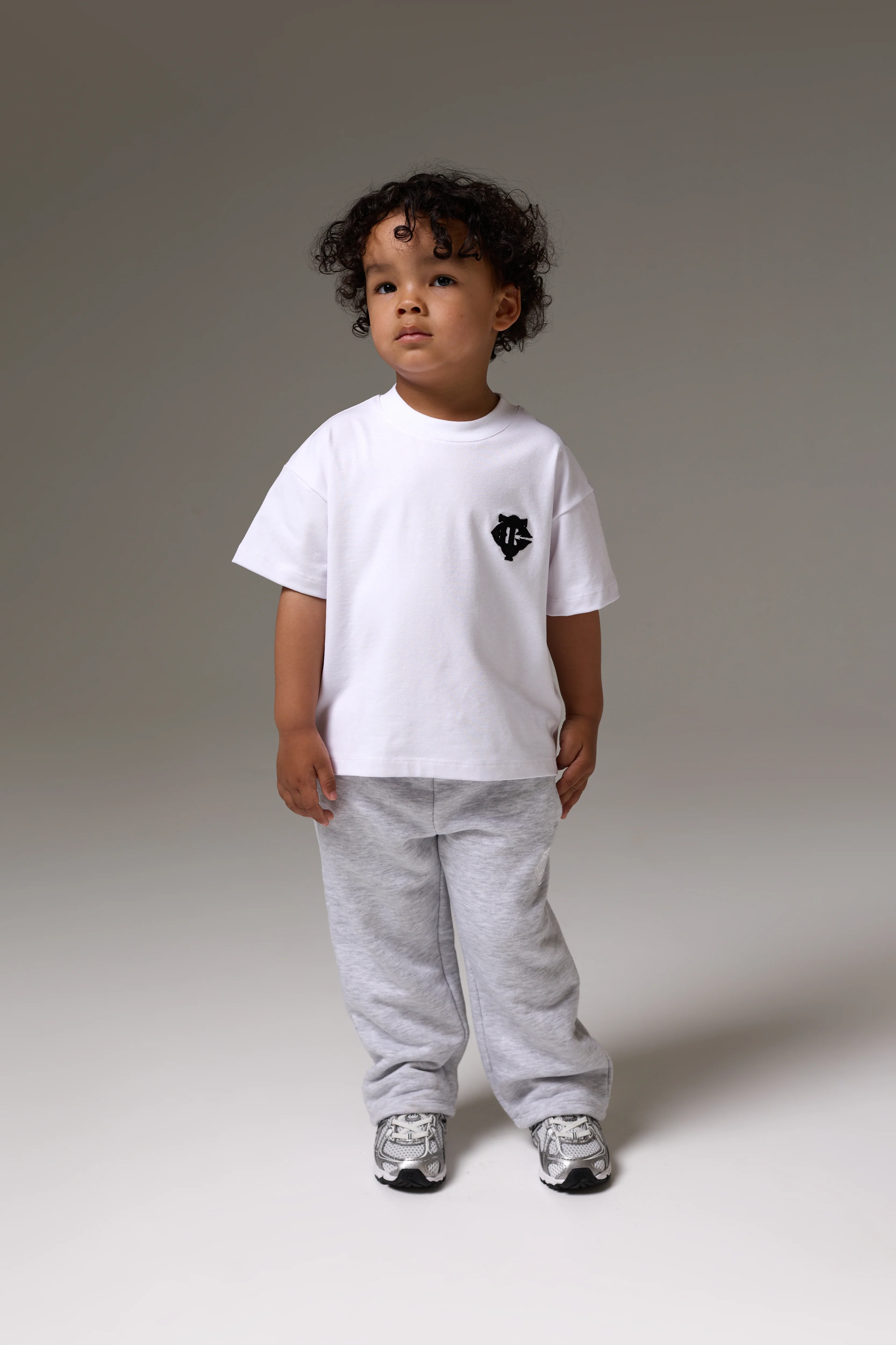 KIDS MONOGRAM EMBLEM APPLIQUE T-SHIRT - WHITE - Image 3