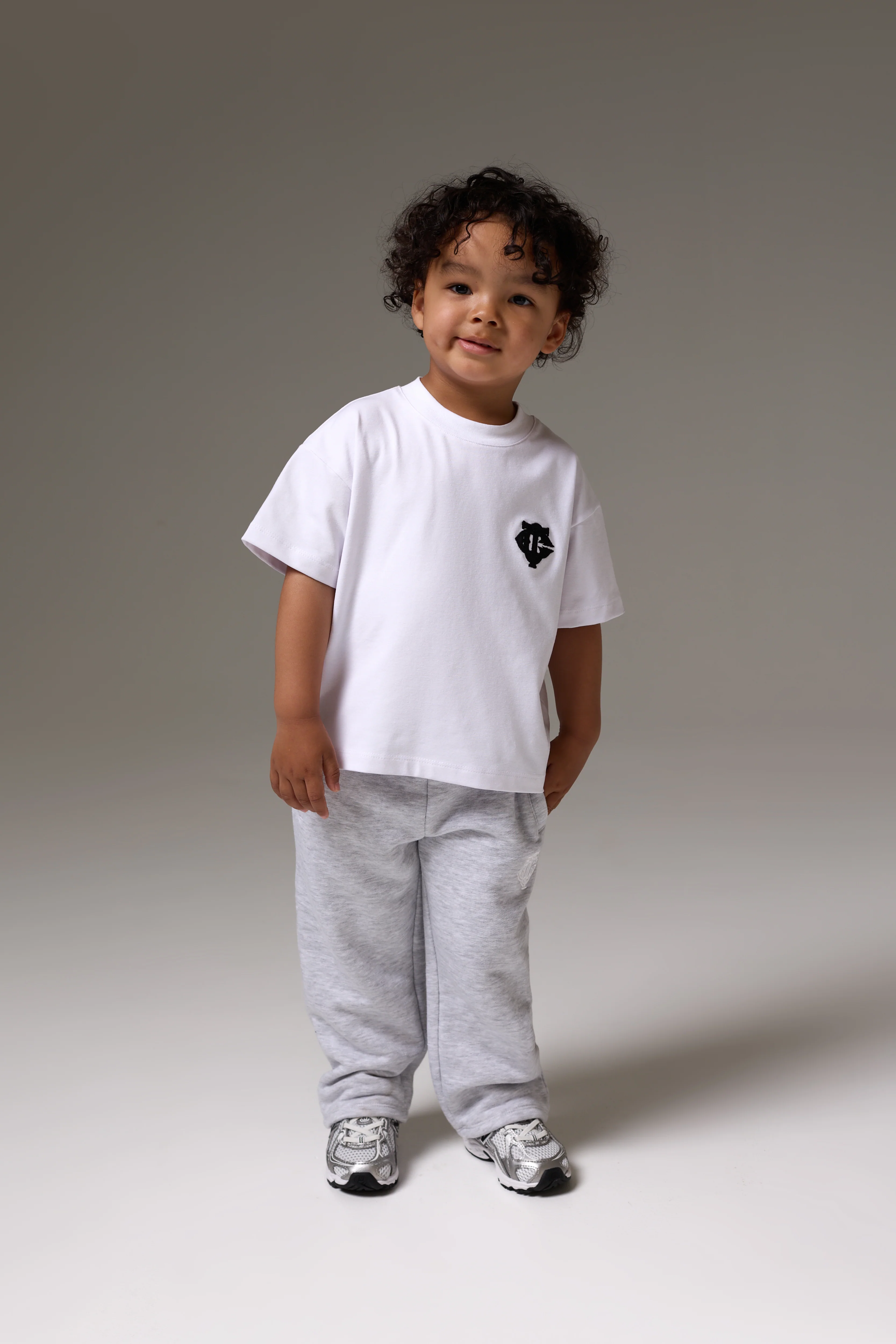 KIDS MONOGRAM EMBLEM APPLIQUE T-SHIRT - WHITE - Image 5