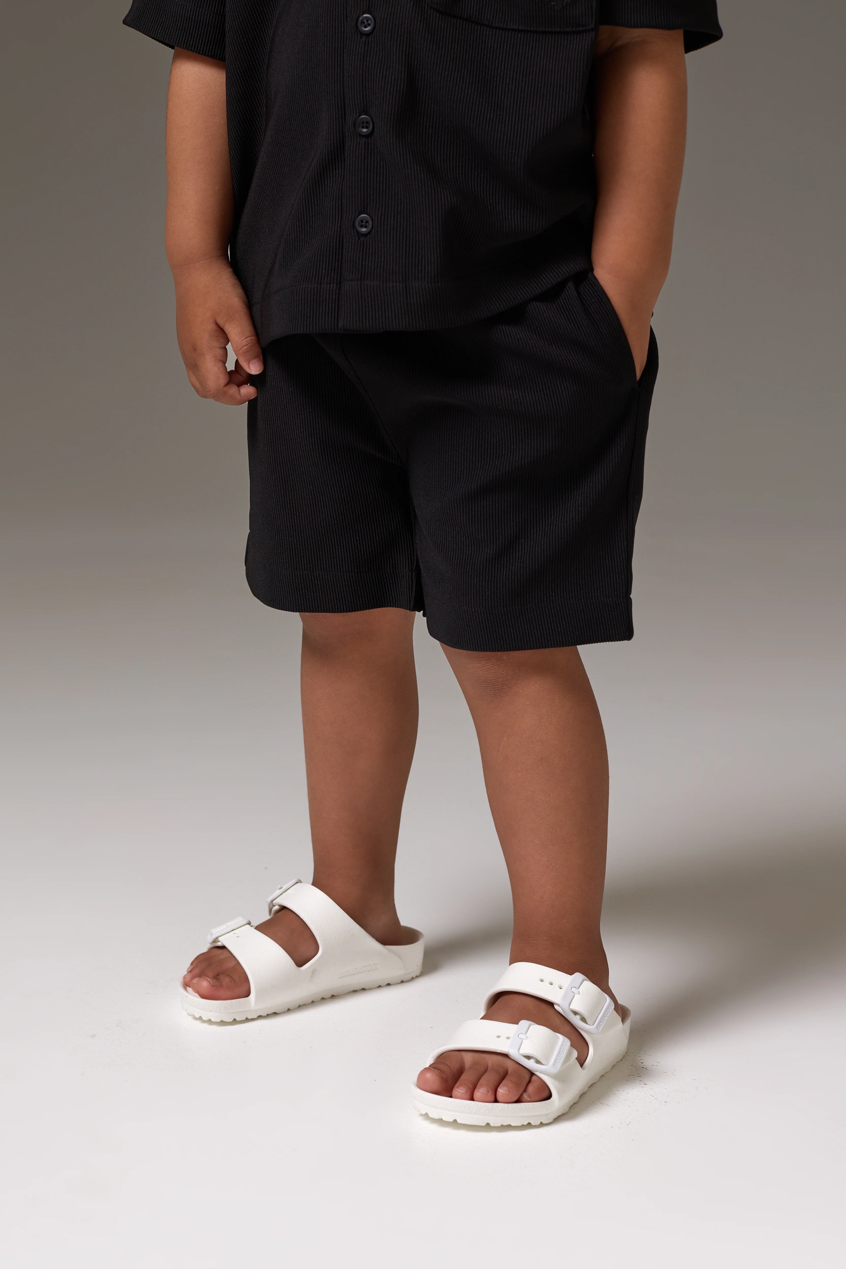 KIDS RIBBED SHORTS - BLACK - Image 3