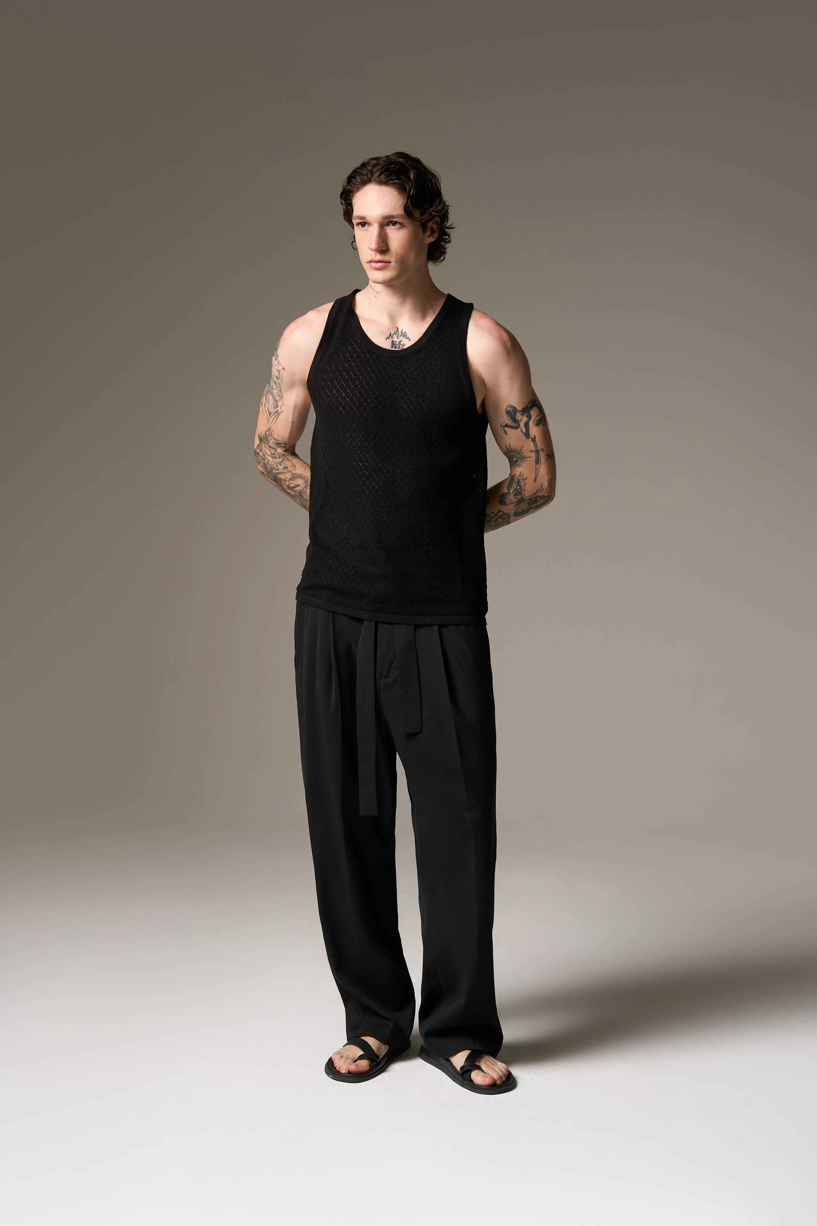 KNITTED VEST - BLACK - Image 3