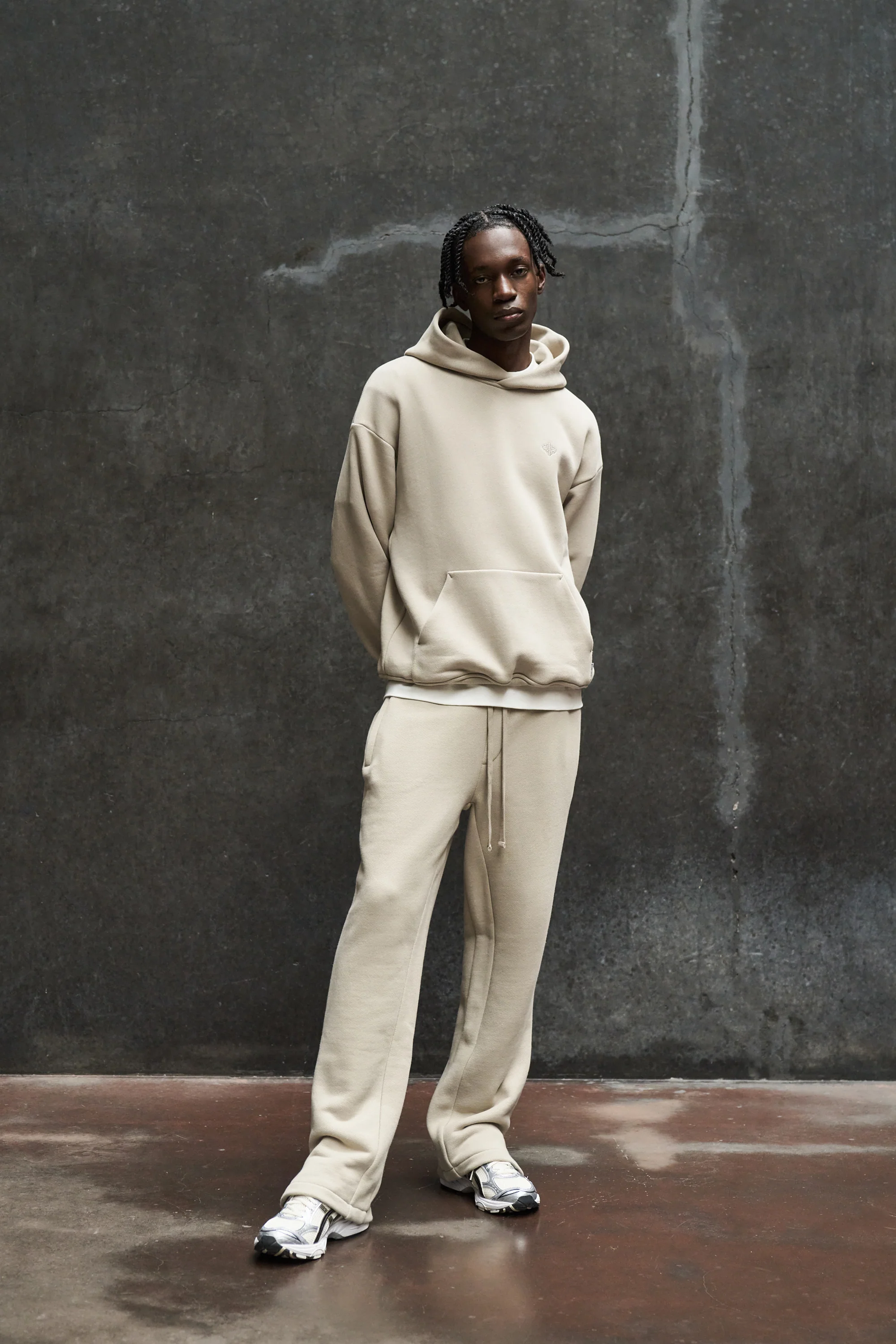 LAUNDERED CLASSICS JOGGERS - BEIGE - Image 3