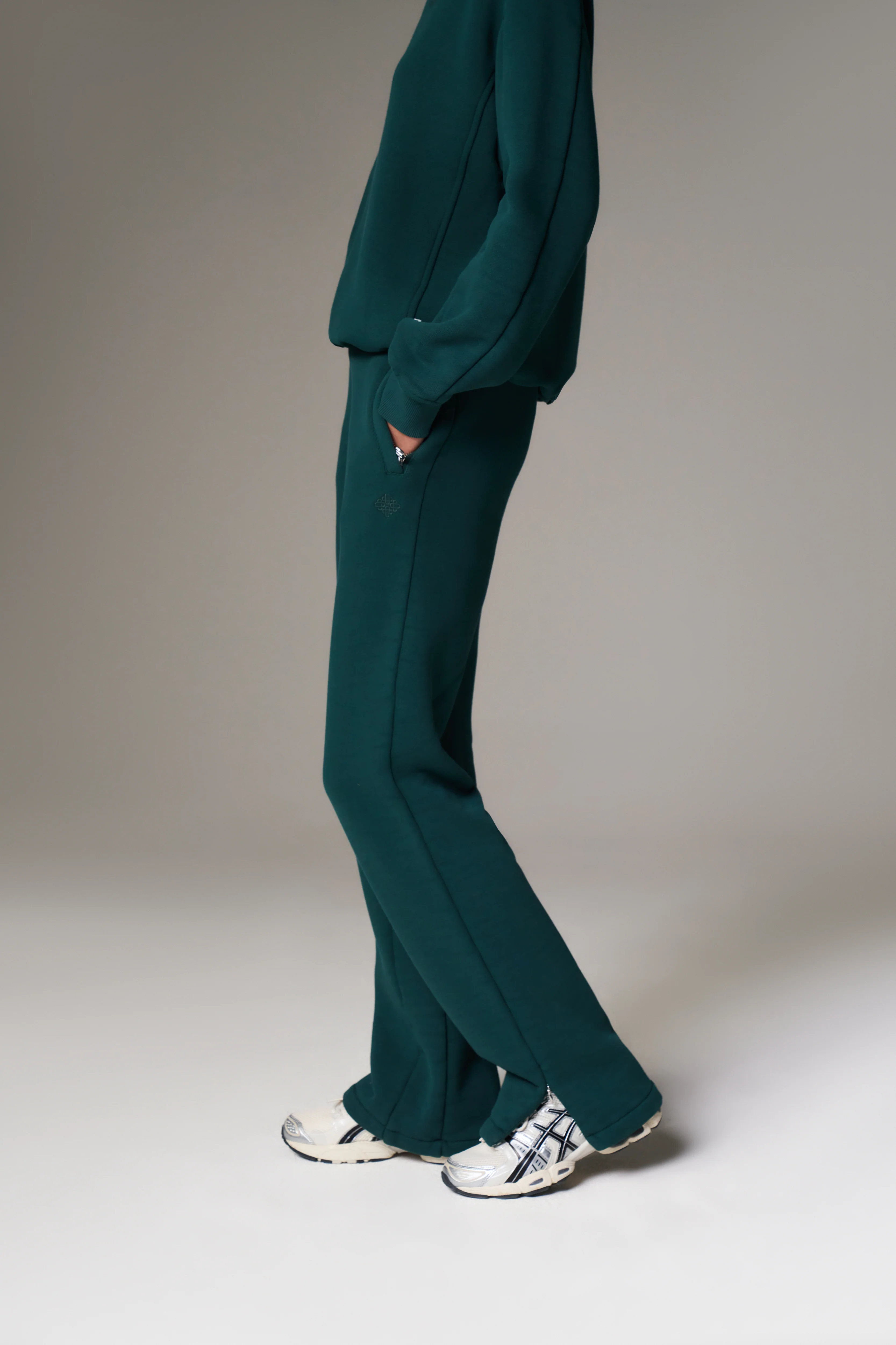 LAUNDERED CLASSICS STRAIGHT LEG JOGGERS - GREEN - Image 7