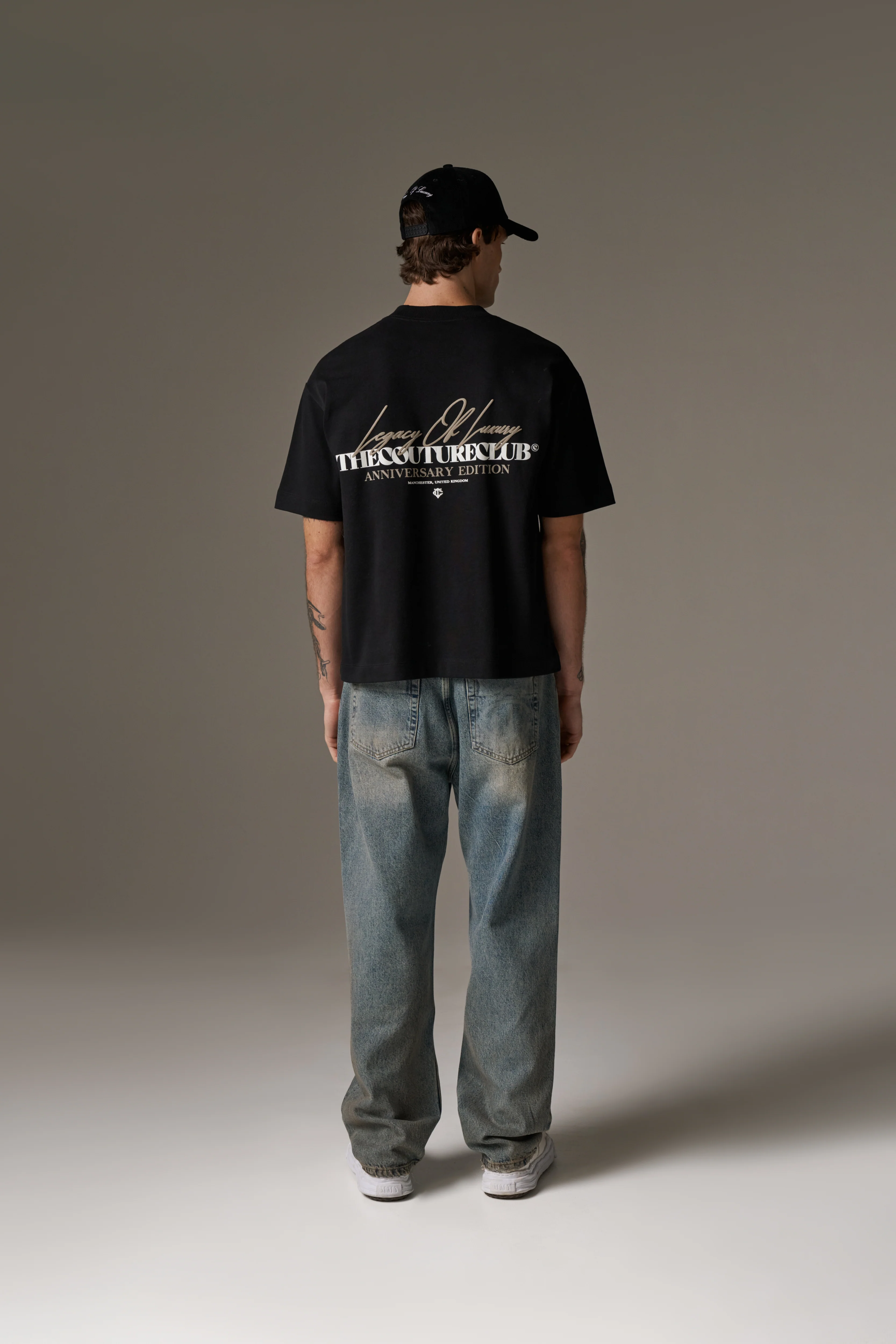 LEGACY OF LUXURY T-SHIRT - BLACK - Image 7