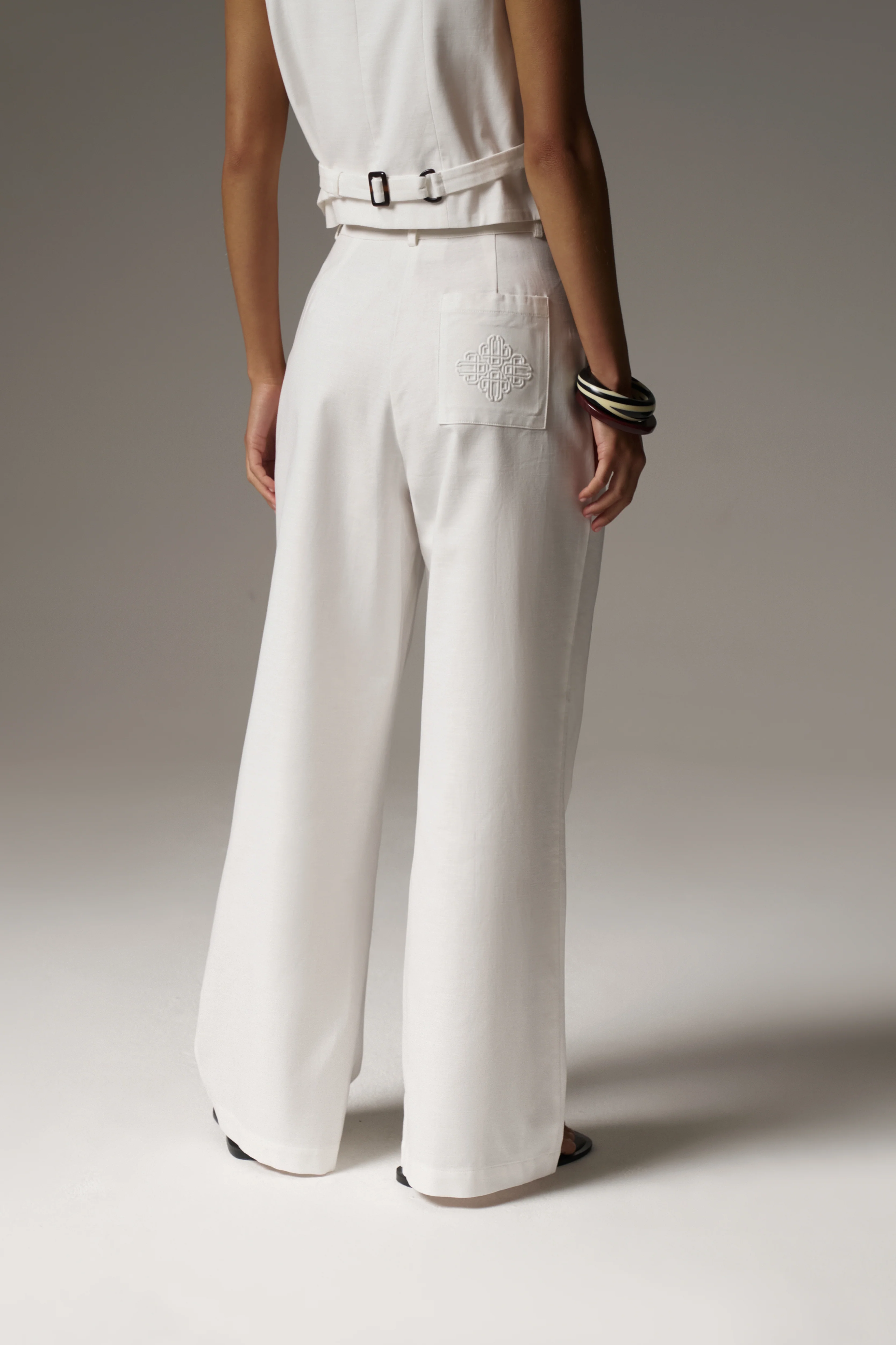 LINEN BLEND WIDE LEG PLEATED TROUSERS - WHITE - Image 4