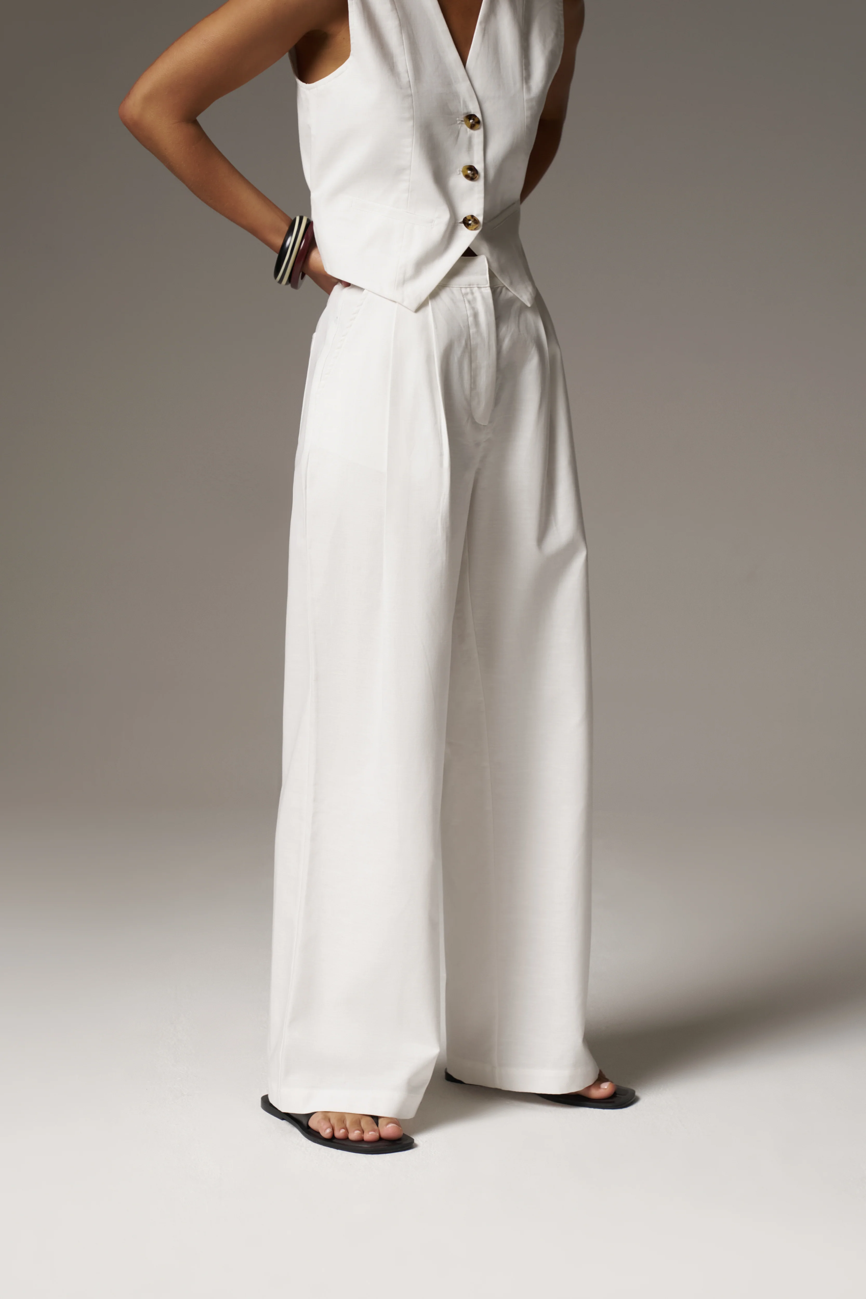 LINEN BLEND WIDE LEG PLEATED TROUSERS - WHITE - Image 6
