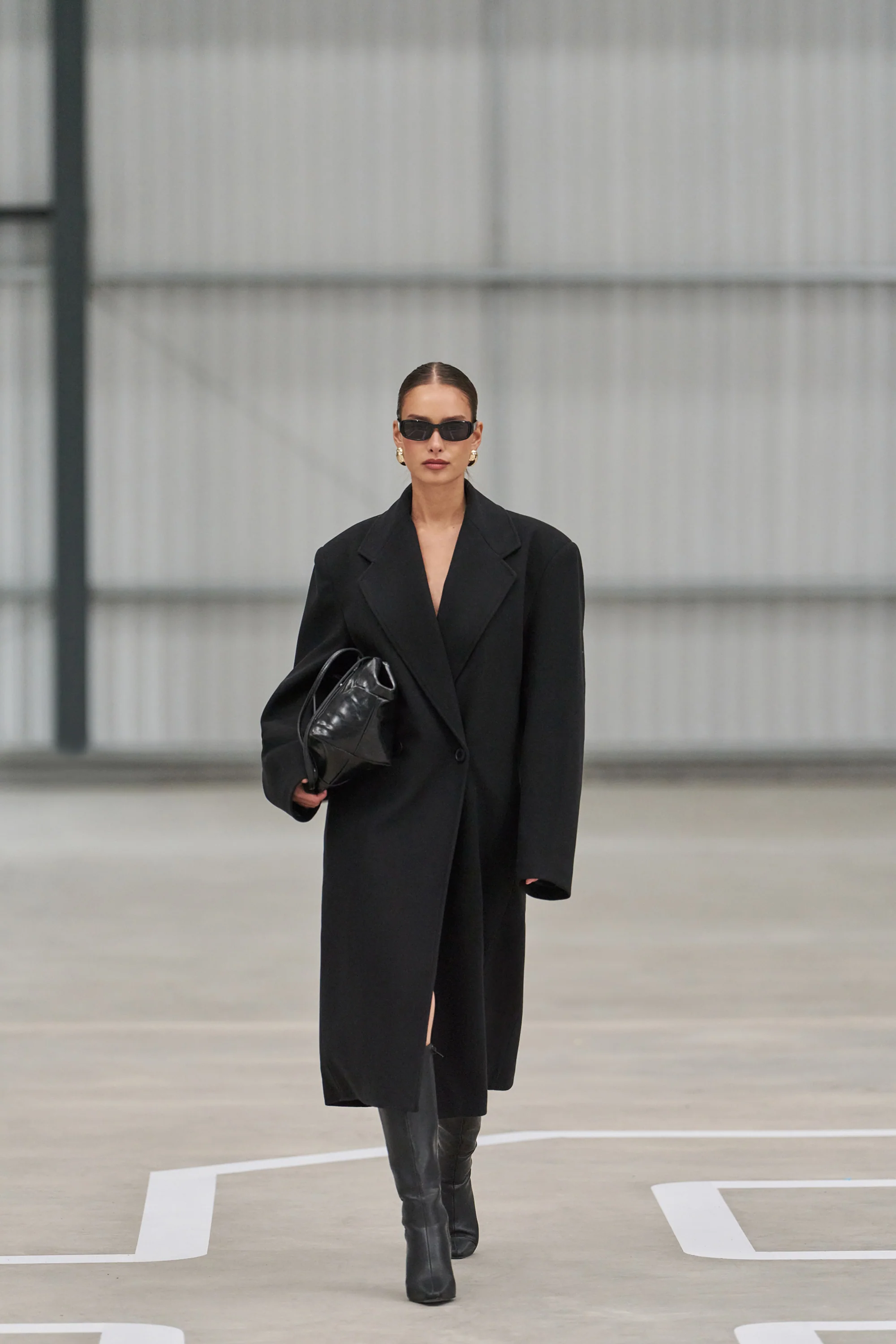 LONGLINE OVERCOAT - BLACK - Image 3