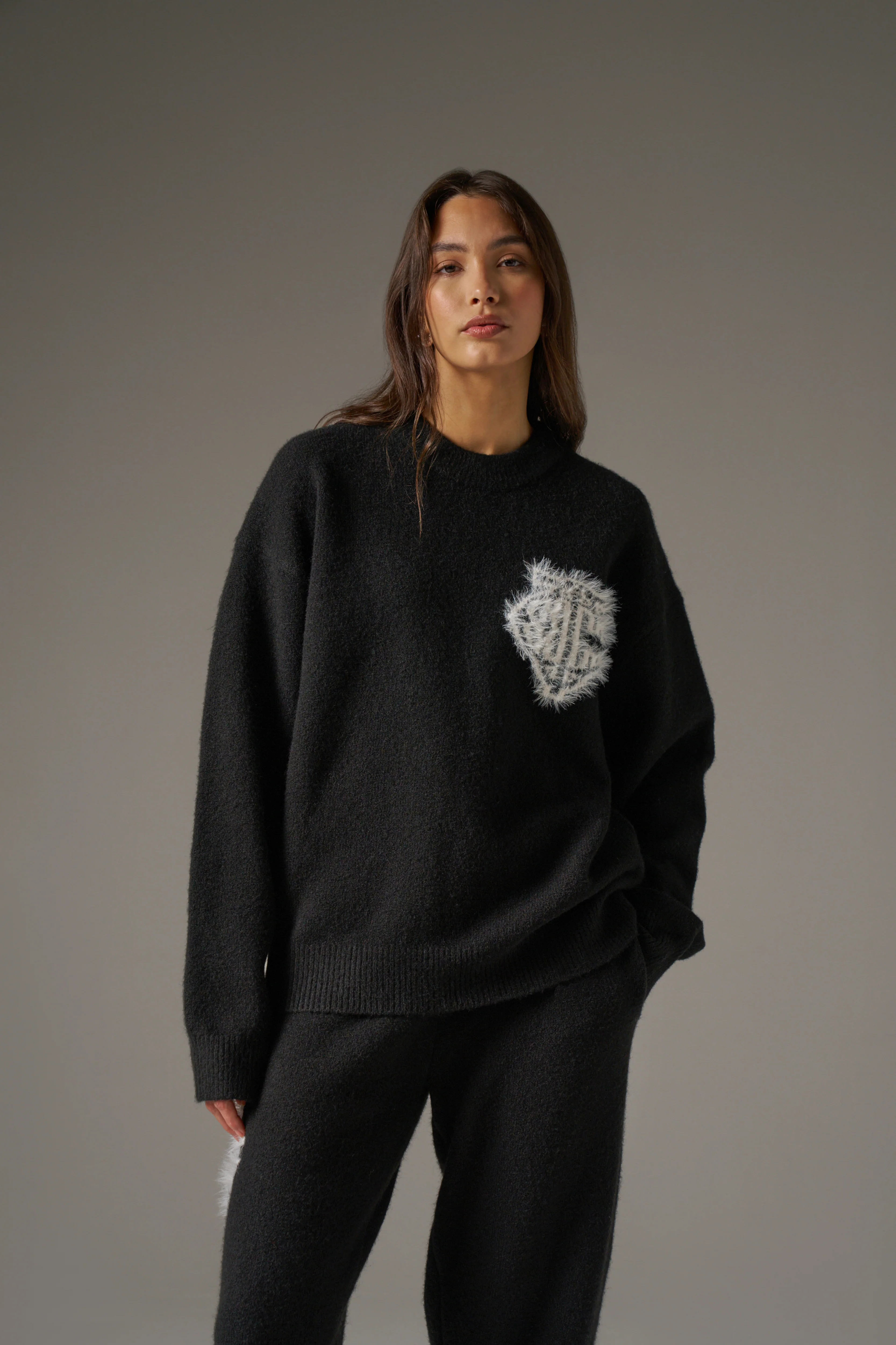 MONOGRAM FLUFFY KNIT CREW - BLACK - Image 3