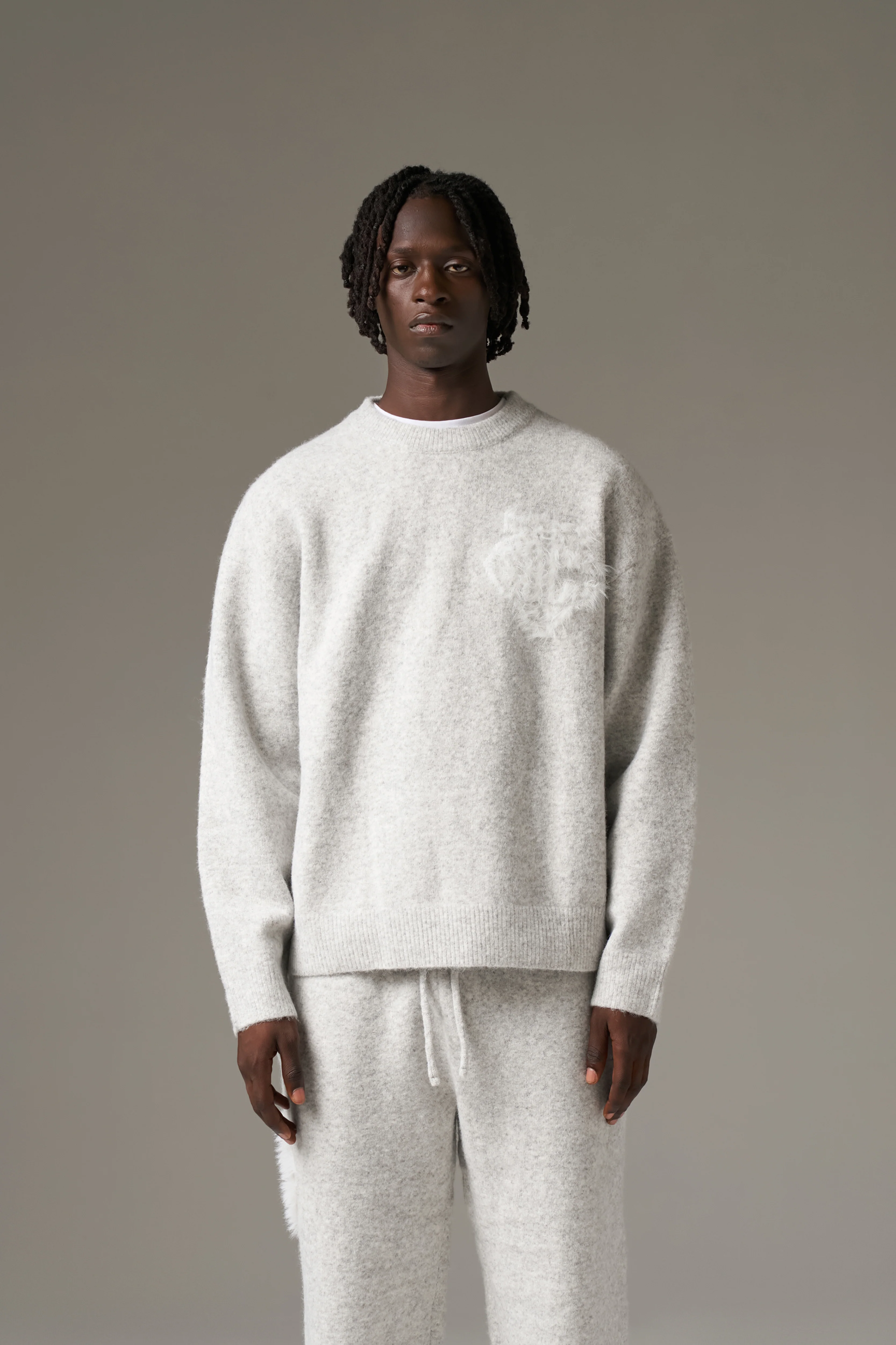 MONOGRAM FLUFFY KNIT CREW - GREY MARL - Image 2