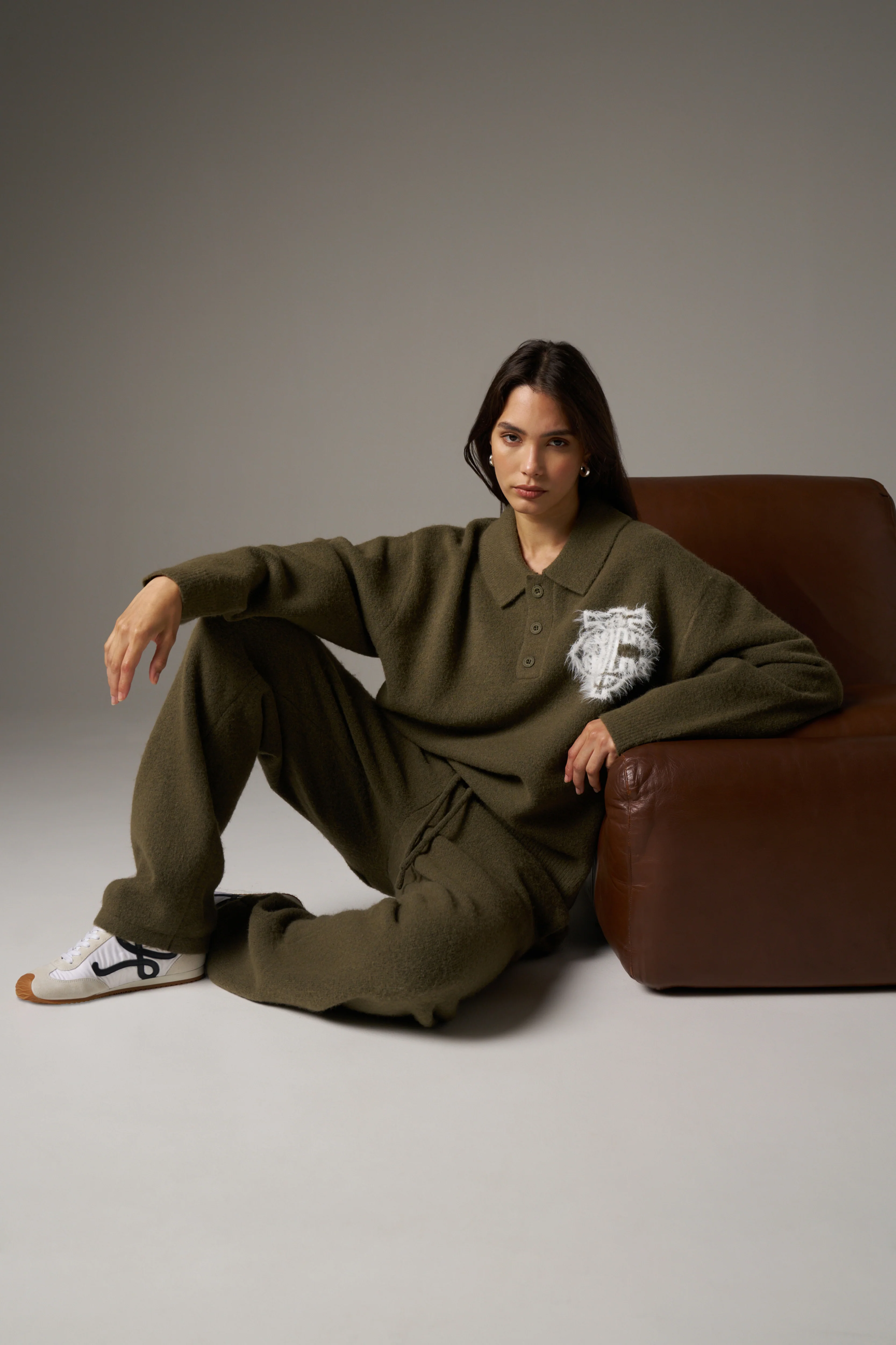 MONOGRAM FLUFFY KNIT POLO - KHAKI - Image 4