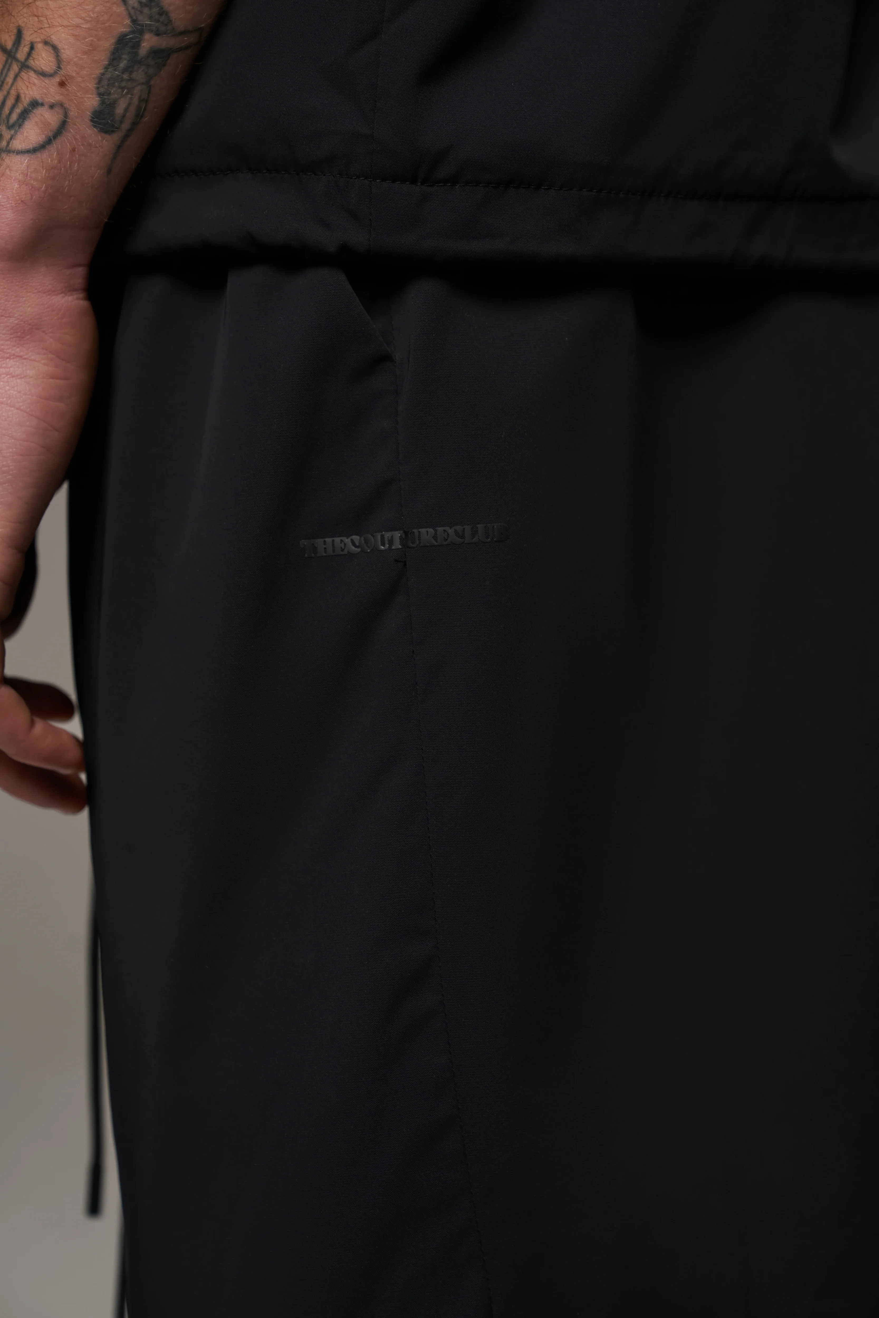 NYLON DRAWCORD SHORTS - BLACK - Image 6