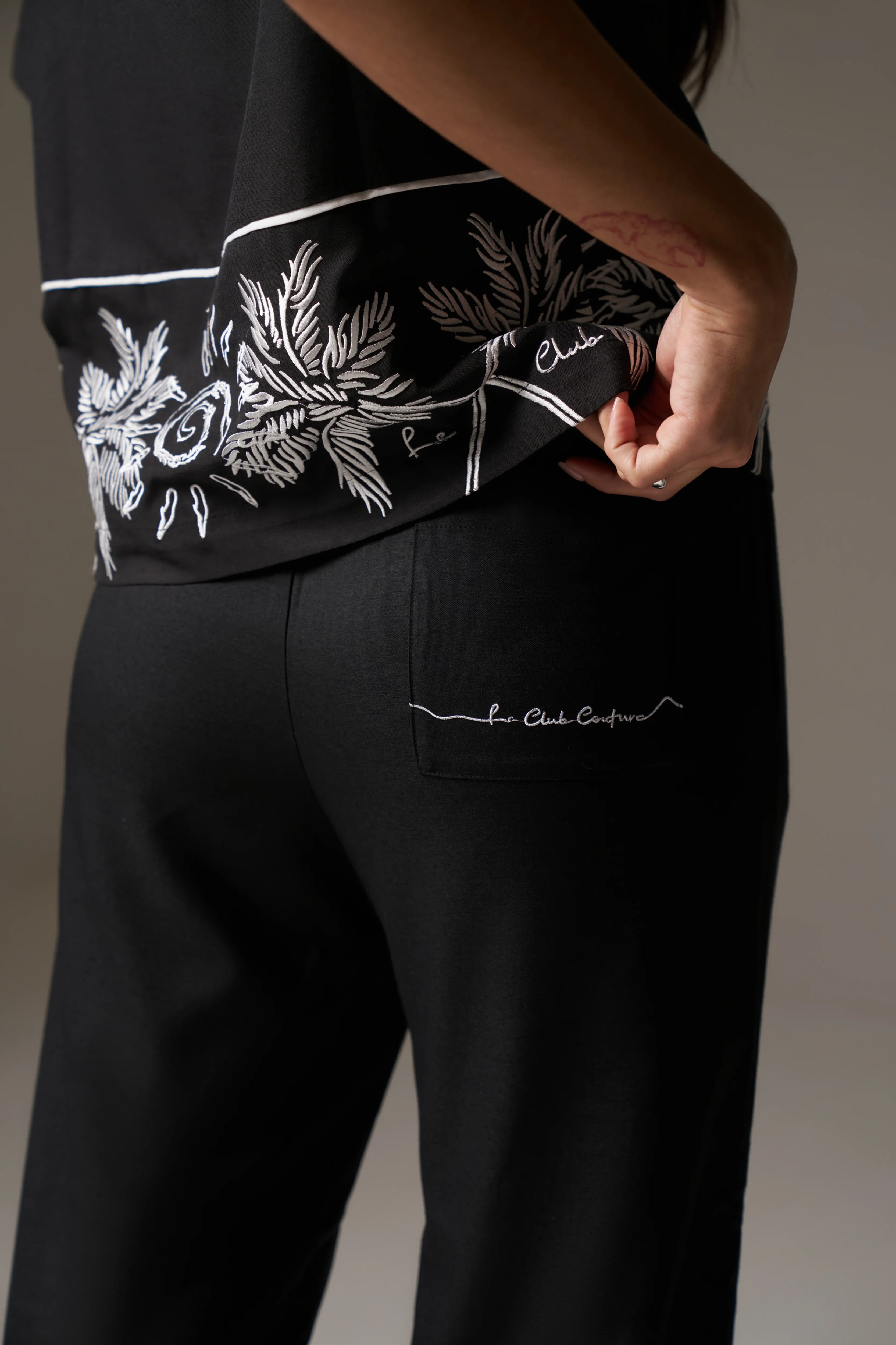PALM EMBROIDERY WIDE LEG TROUSERS - BLACK - Image 5