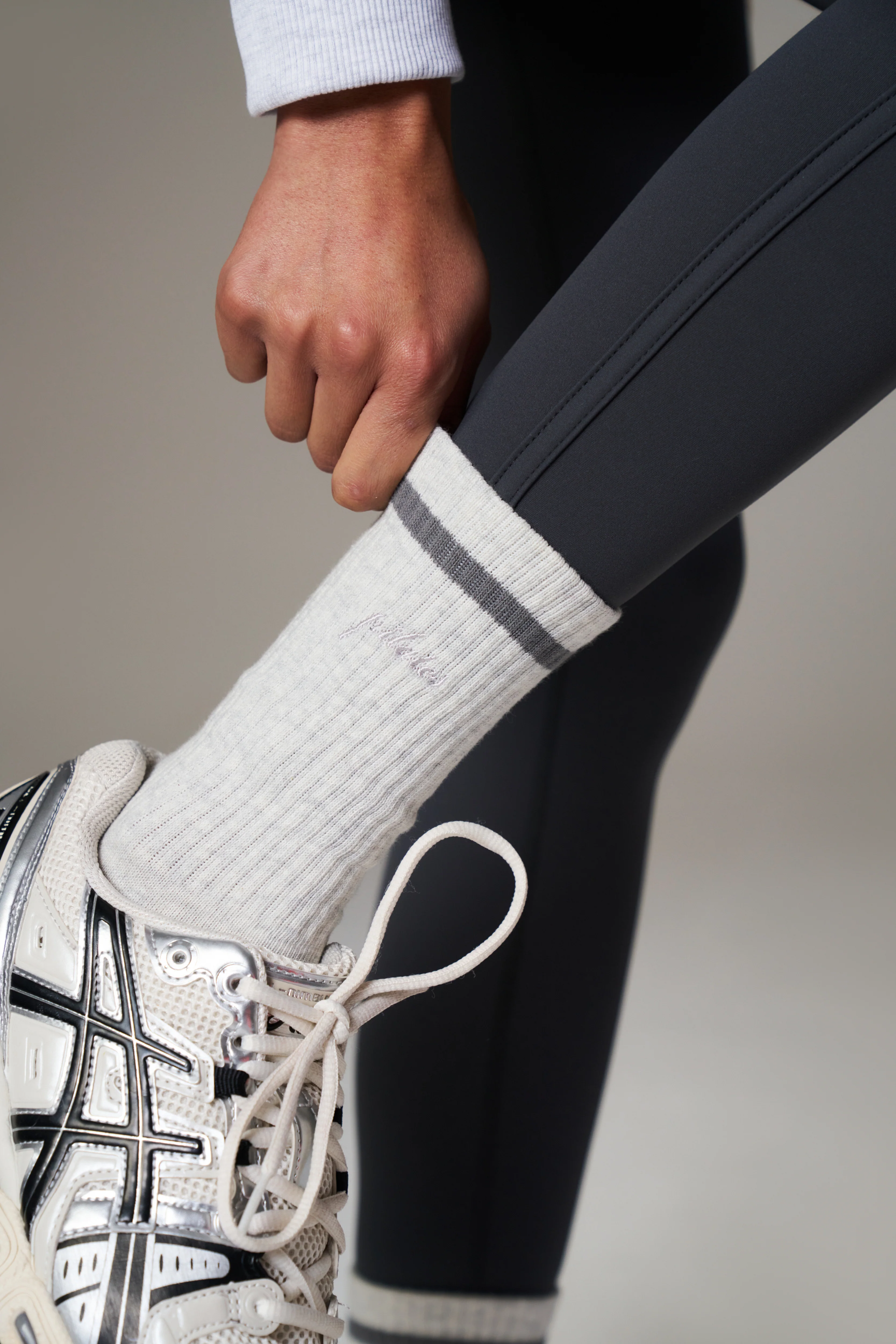 PILATES & PINOT GRIP SOCKS - GREY MARL - Image 4