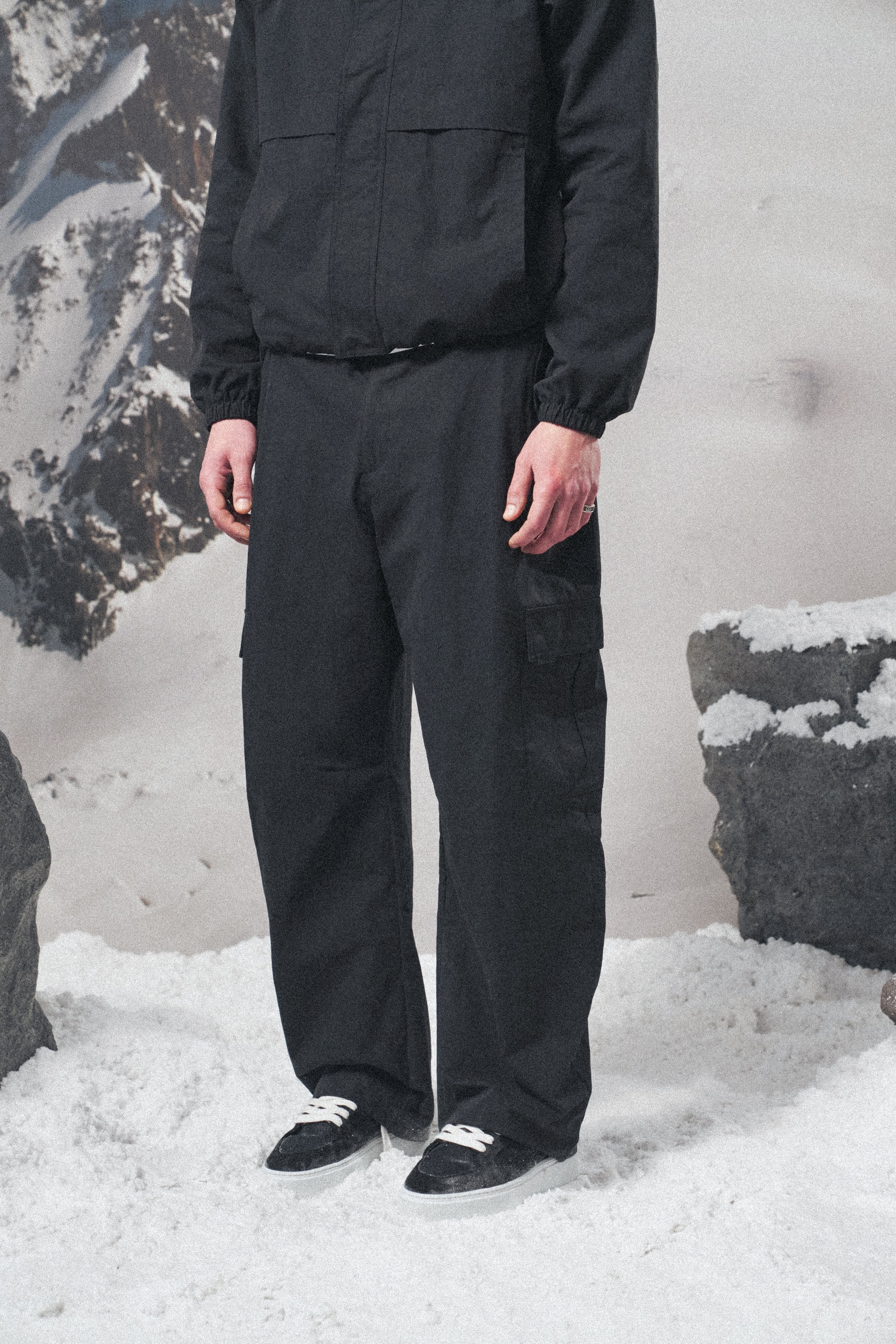 RIPSTOP CARGO TROUSERS - BLACK - Image 2