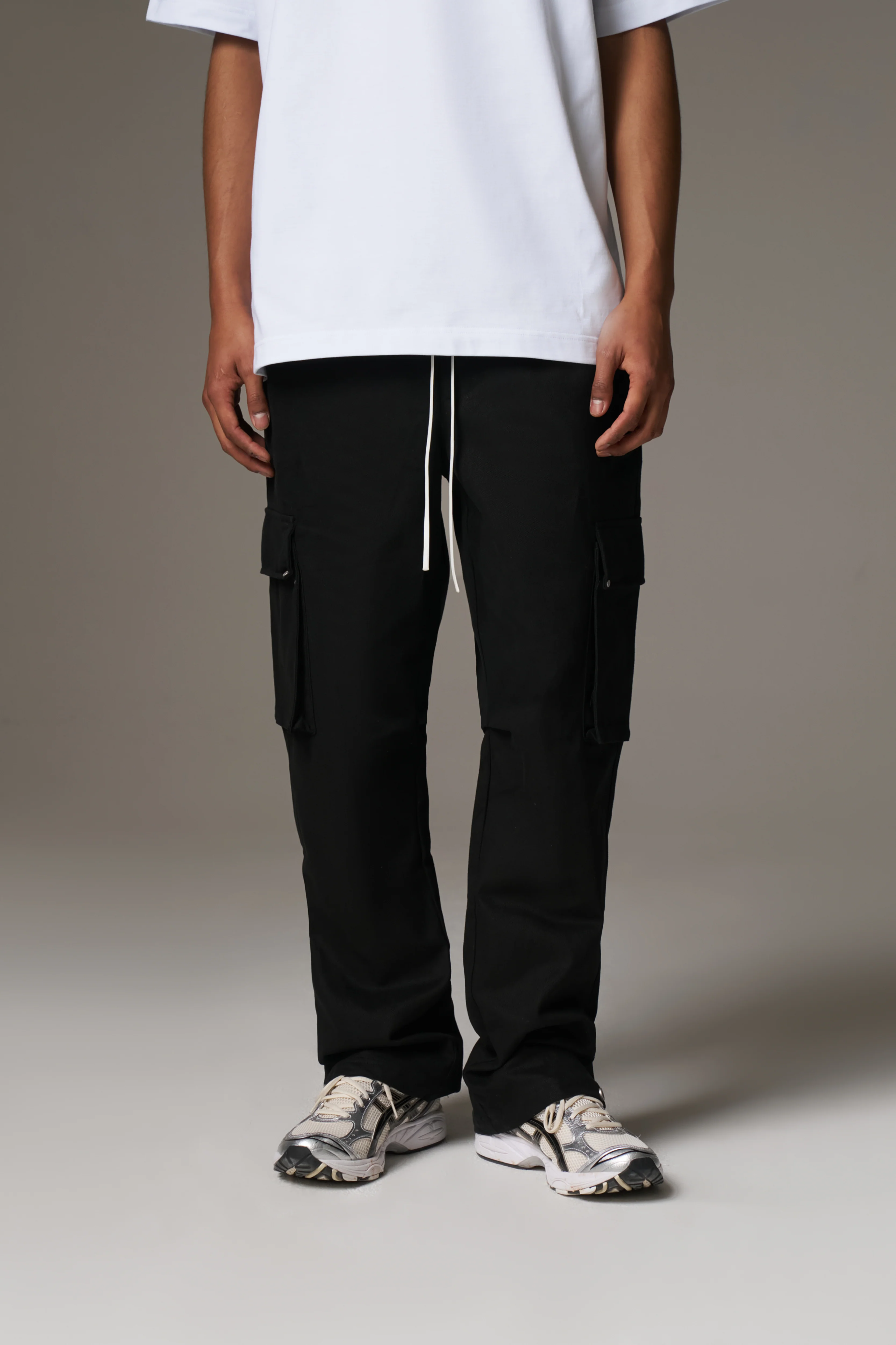RIVET DETAIL CARGO - BLACK - Image 2