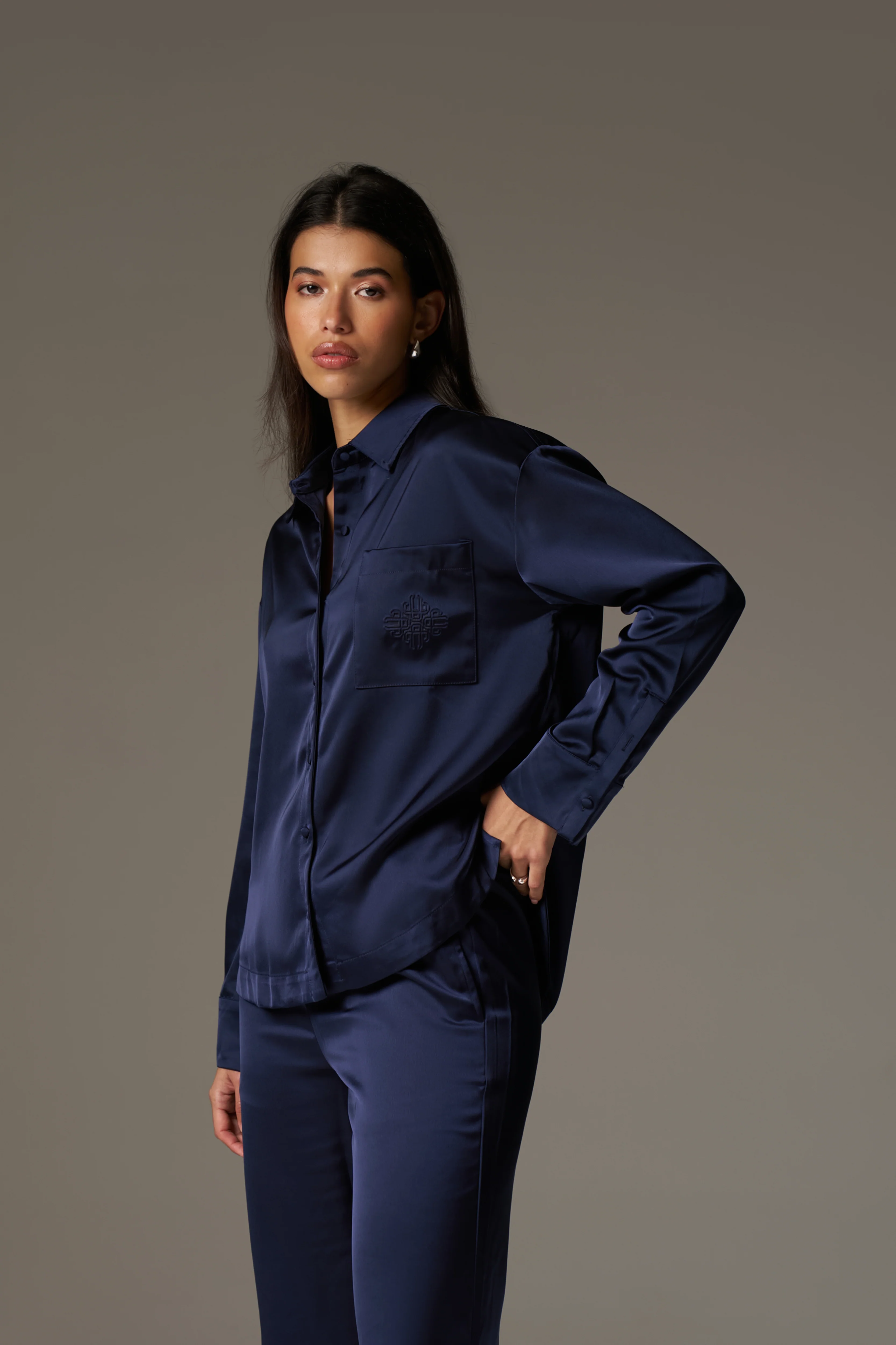 SATIN EMBLEM SHIRT - NAVY - Image 5