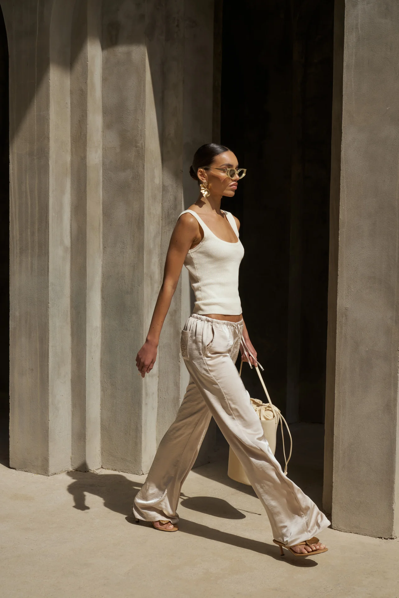 SATIN WIDE LEG EMBLEM TROUSERS - BEIGE - Image 3