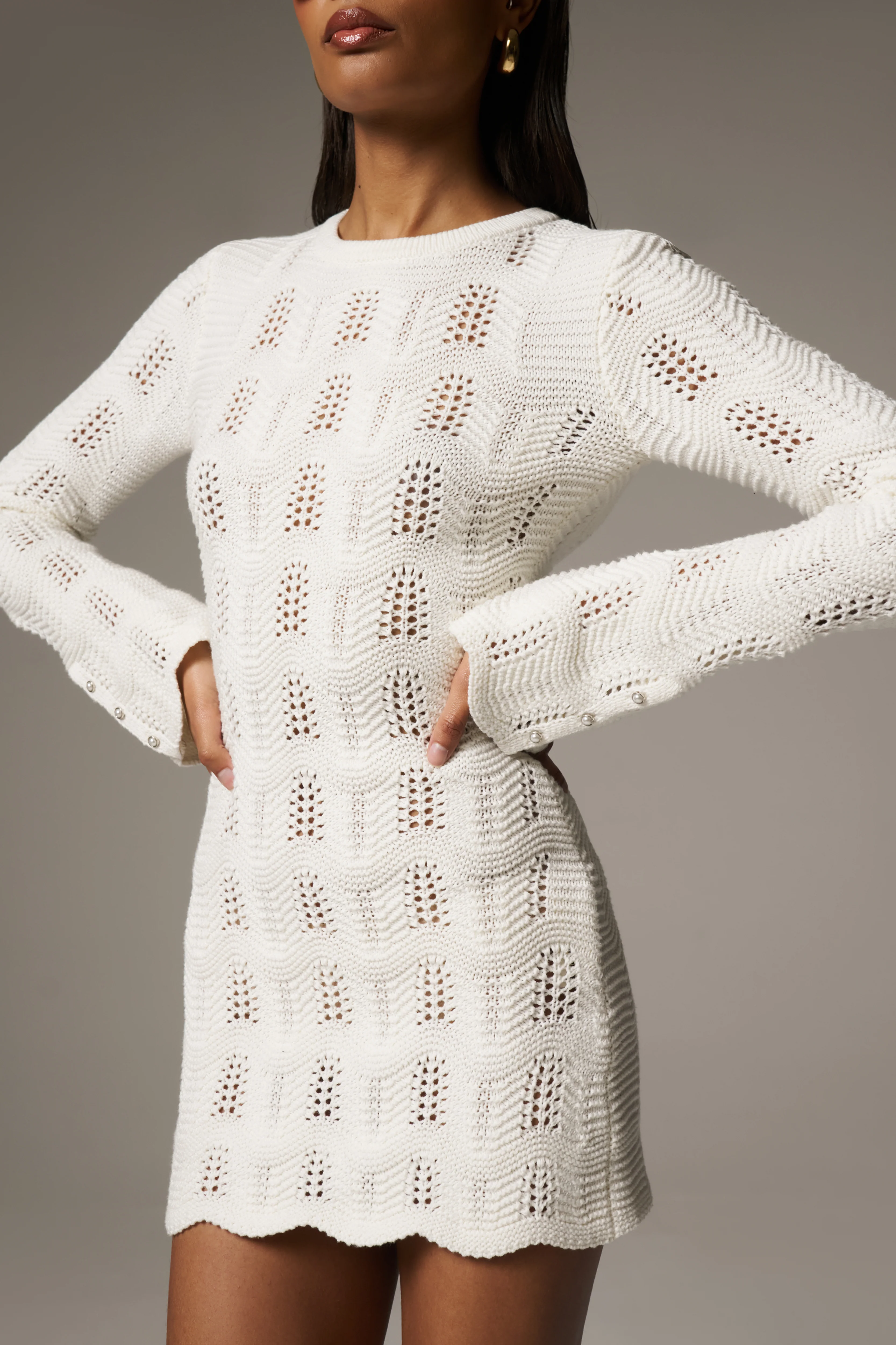 SCALLOP EDGE KNITTED MINI DRESS - OFF WHITE - Image 4