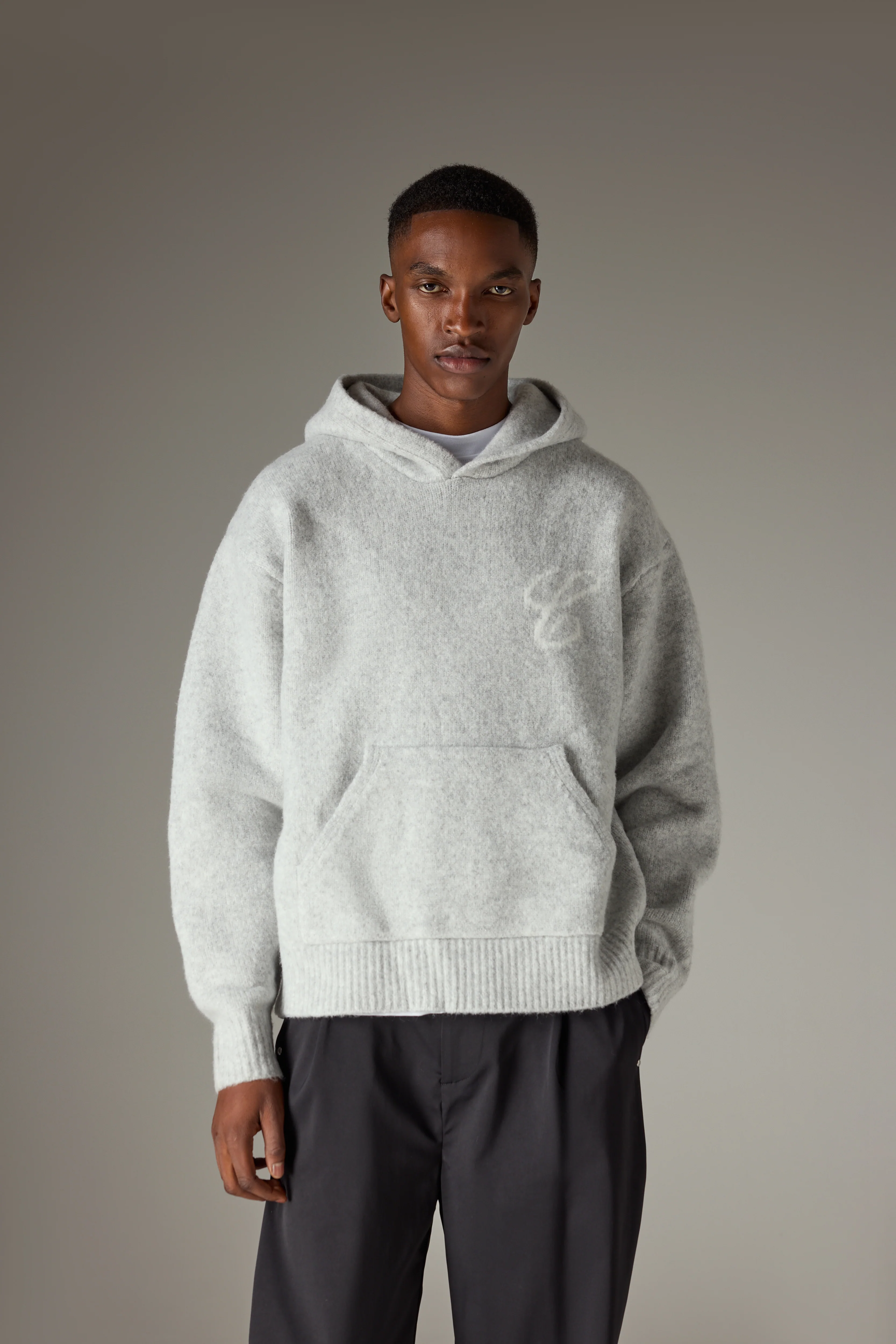 SCRIPT LOGO GRAPHIC KNITTED HOODIE - GREY MARL - Image 4