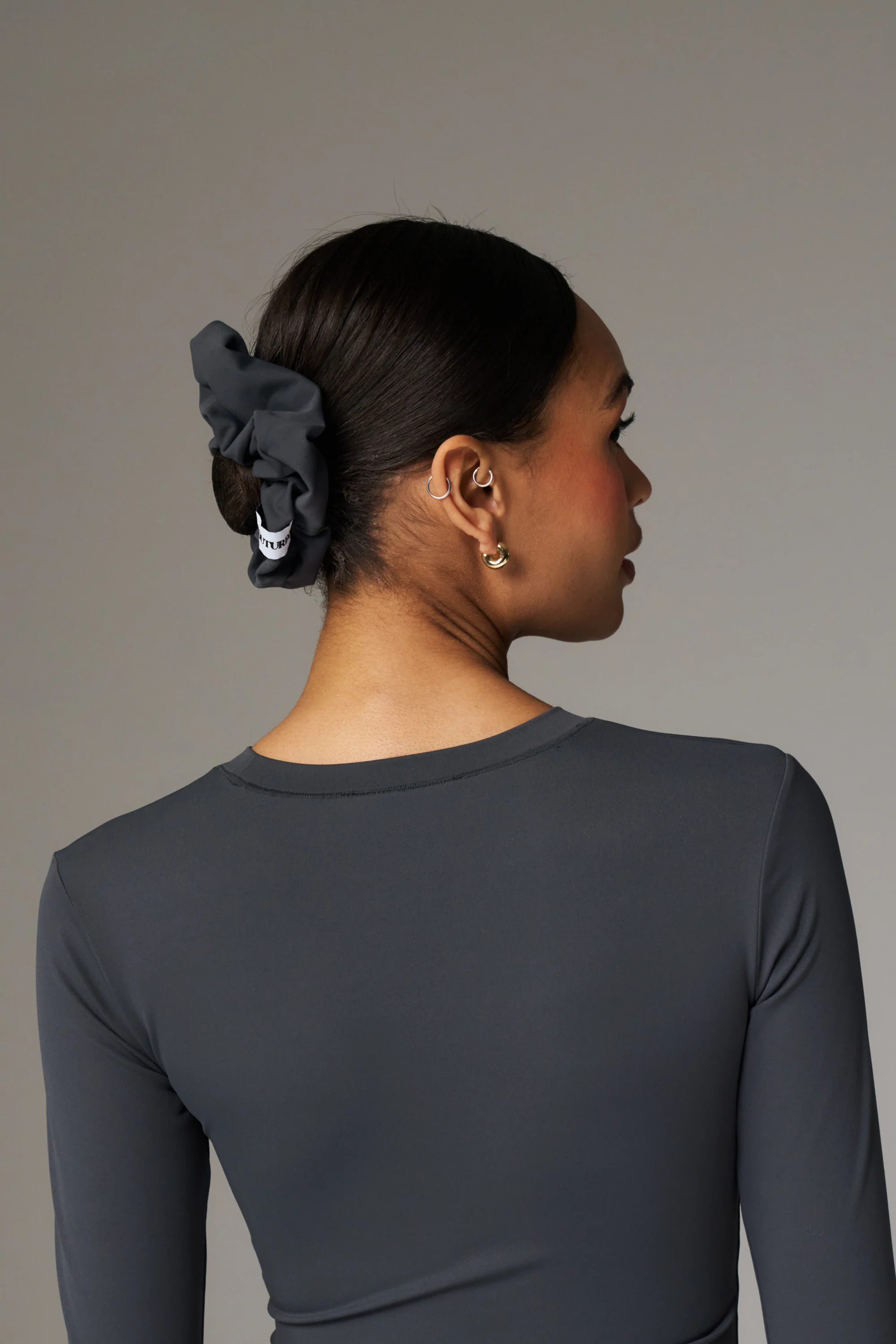 SCULPT SCRUNCHIE - MIDNIGHT GREY - Image 3