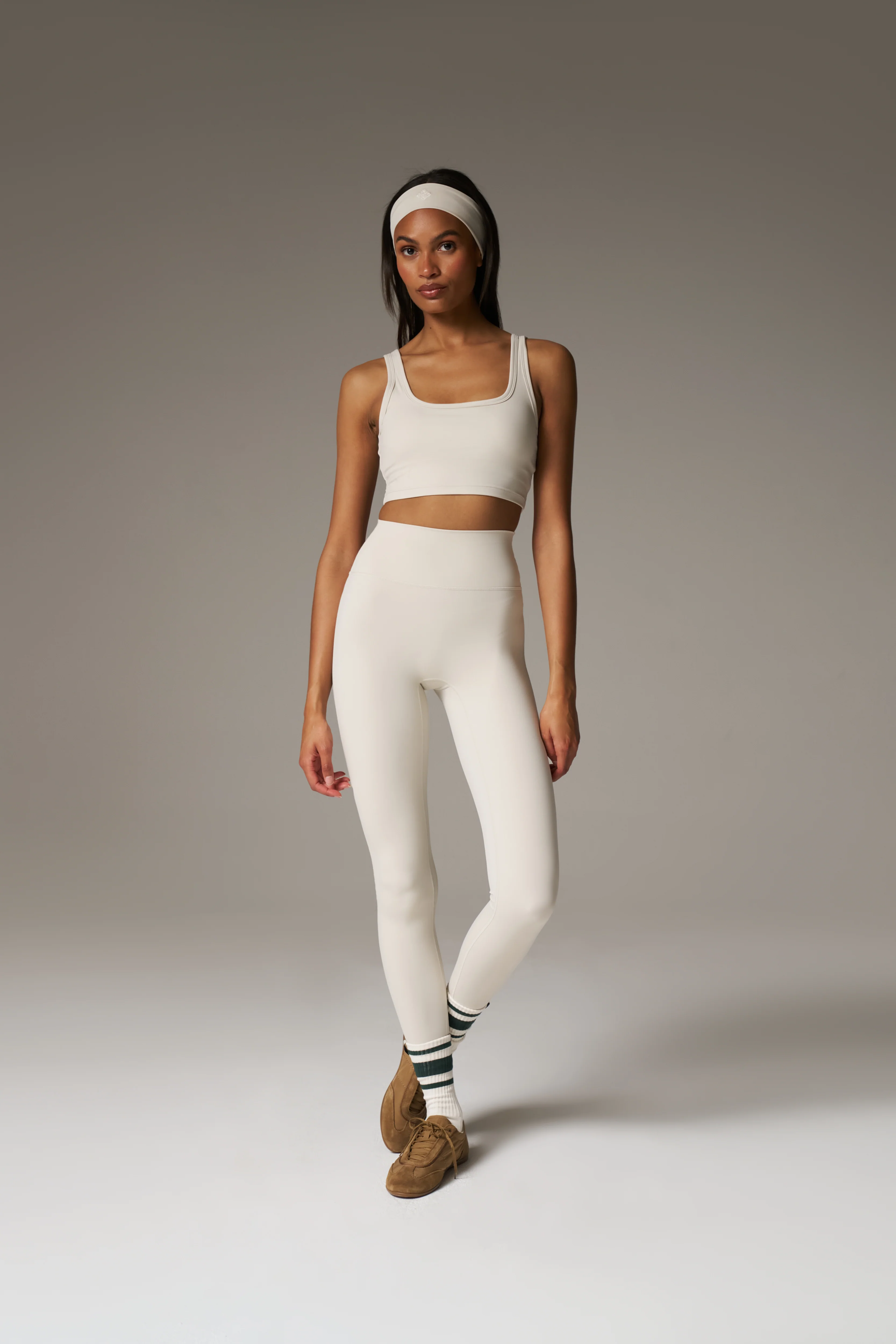 SCULPTING STRETCH EMBLEM SPORTS BRA - BONE - Image 3
